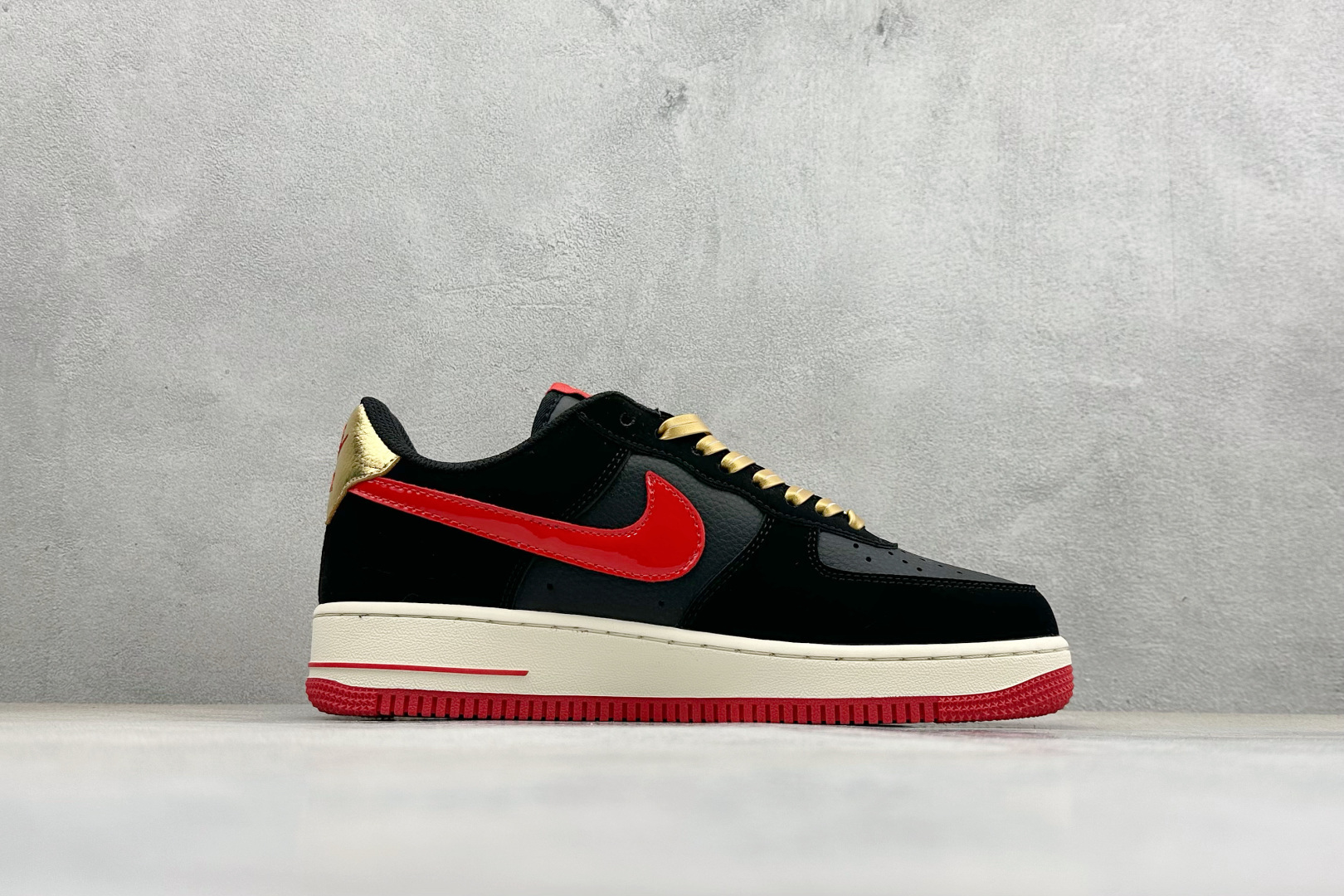 SC版Nike Air Force 1'07 Low 黑金赤焰 空军一号低帮休闲板鞋 NH0601-528-Chinese wholesaler seller Clothes Bags handbags wholesale Shoes High Quatity wholesaler seller Cheap Sneakers from China Factory Chinese suppliers china wholesale clothing wholesaler seller SC版Nike Air Force 1'07 Low 黑金赤焰 空军一号低帮休闲板鞋 NH0601-528