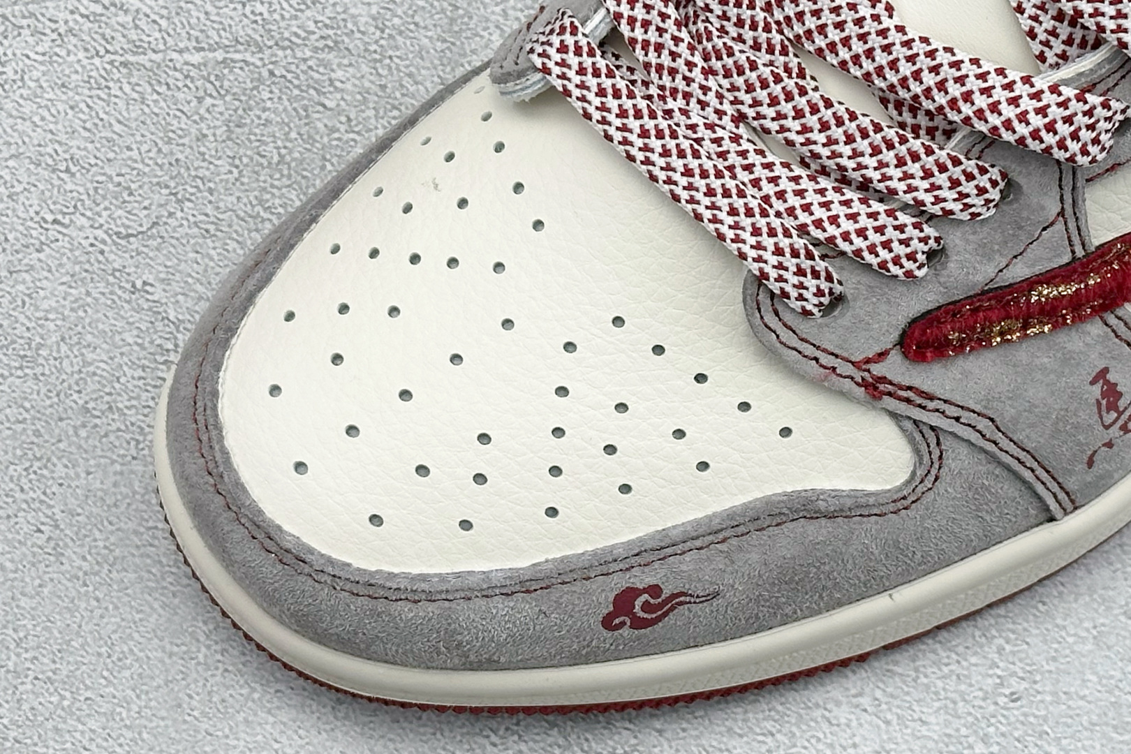 Air Jordan 1 Low AJ1 乔1 2026马年限定 高端定制 低帮倒钩复古篮球鞋 LX1988-805-Top High Quatity Cheap Sneakers Fashion Clothing Clothes Bags handbags Shoes of all Brand wholesale With The best Quality And Beautiful Price from China Factory Chinese suppliers wholesaler seller Air Jordan 1 Low AJ1 乔1 2026马年限定 高端定制 低帮倒钩复古篮球鞋 LX1988-805