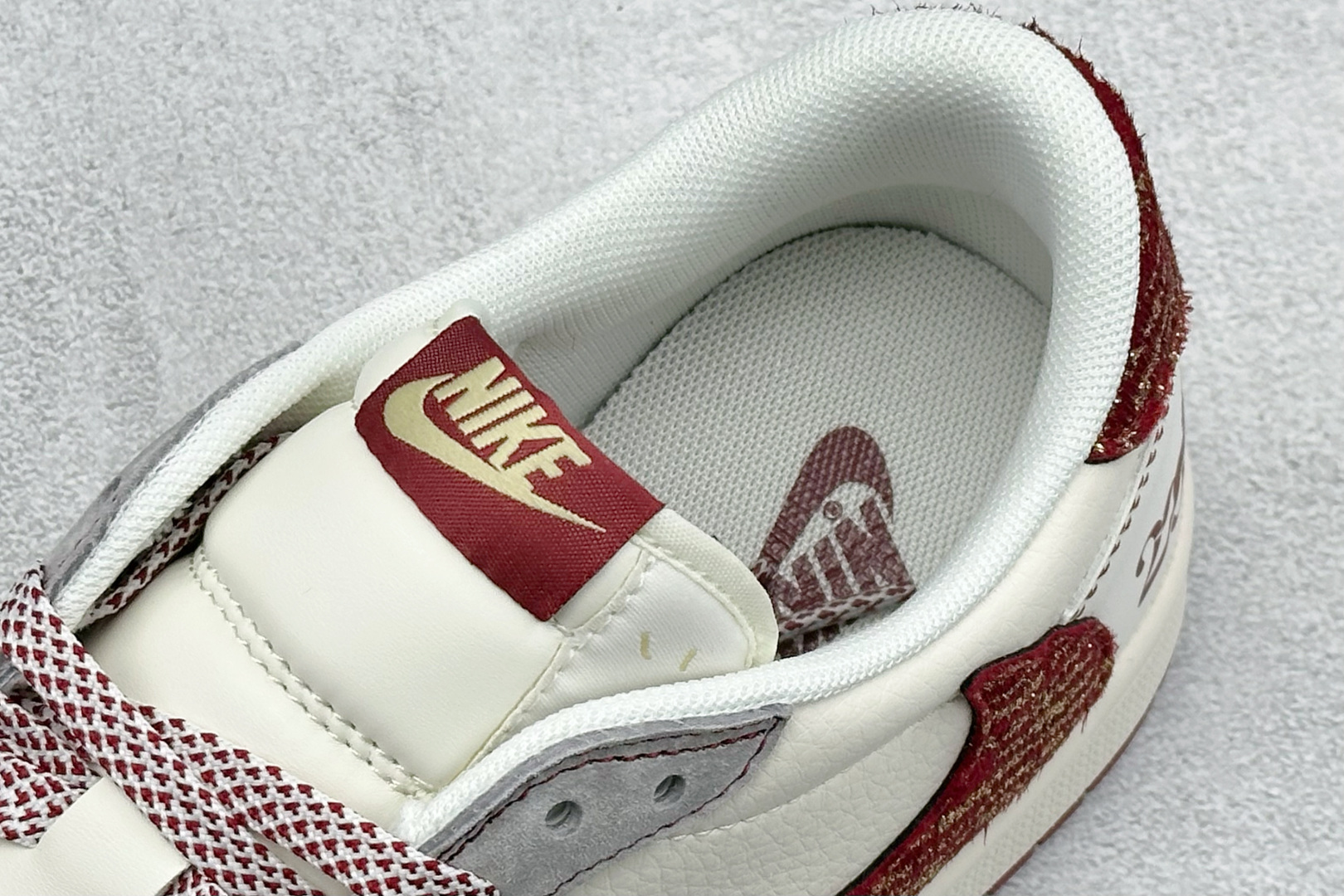 Air Jordan 1 Low AJ1 乔1 2026马年限定 高端定制 低帮倒钩复古篮球鞋 LX1988-805-Top High Quatity Cheap Sneakers Fashion Clothing Clothes Bags handbags Shoes of all Brand wholesale With The best Quality And Beautiful Price from China Factory Chinese suppliers wholesaler seller Air Jordan 1 Low AJ1 乔1 2026马年限定 高端定制 低帮倒钩复古篮球鞋 LX1988-805