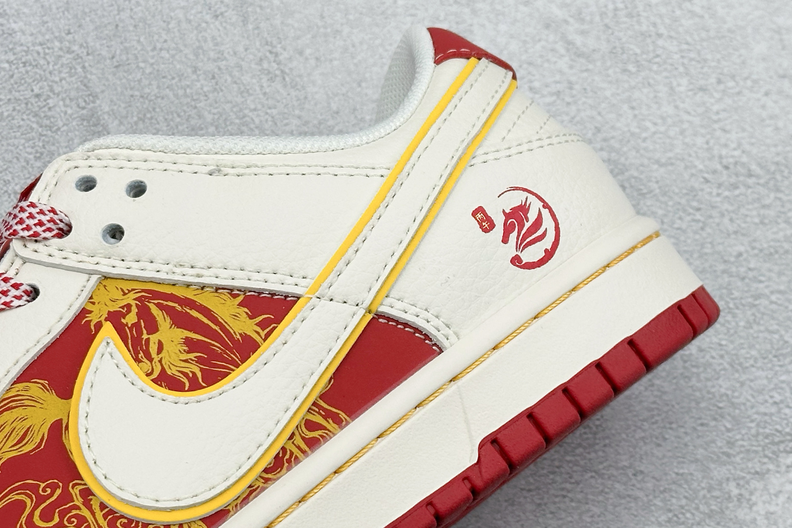 260 Nike Dunk Low Retro 马年限定 周年高端定制 低帮休闲板鞋 FF9989-022-Chinese UA Cheap High Quatity Brand Clothes Bags handbags Sneakers wholesale wholesaler seller from China Factory suppliers Fashion Clothing Shoes best Quality Beautiful Price 260 Nike Dunk Low Retro 马年限定 周年高端定制 低帮休闲板鞋 FF9989-022