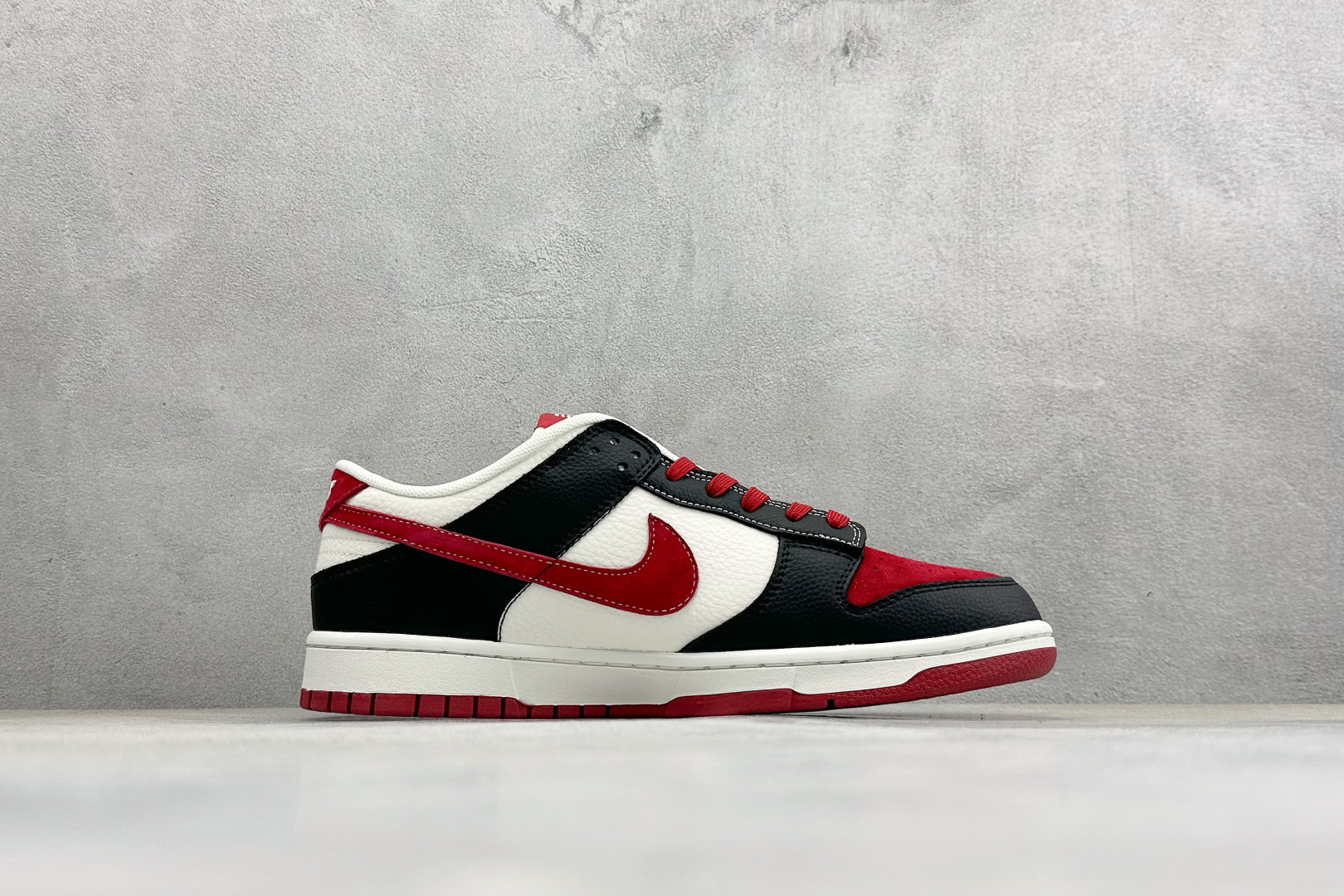 Nike Dunk Low Retro 马年限定 周年高端定制 低帮休闲板鞋 XZ5899-120-Top High Quatity Cheap Sneakers Fashion Clothing Clothes Bags handbags Shoes of all Brand wholesale With The best Quality And Beautiful Price from China Factory Chinese suppliers wholesaler seller Nike Dunk Low Retro 马年限定 周年高端定制 低帮休闲板鞋 XZ5899-120