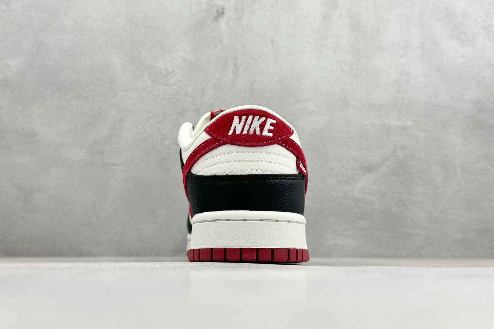 Nike Dunk Low Retro 马年限定 周年高端定制 低帮休闲板鞋 XZ5899-120-Top High Quatity Cheap Sneakers Fashion Clothing Clothes Bags handbags Shoes of all Brand wholesale With The best Quality And Beautiful Price from China Factory Chinese suppliers wholesaler seller Nike Dunk Low Retro 马年限定 周年高端定制 低帮休闲板鞋 XZ5899-120
