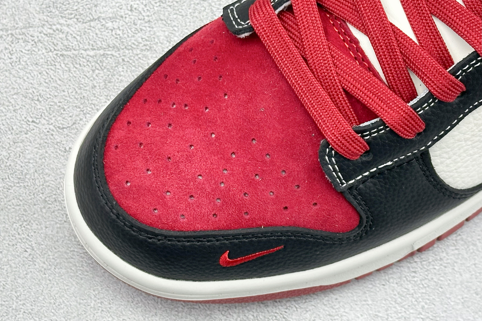 Nike Dunk Low Retro 马年限定 周年高端定制 低帮休闲板鞋 XZ5899-120-Top High Quatity Cheap Sneakers Fashion Clothing Clothes Bags handbags Shoes of all Brand wholesale With The best Quality And Beautiful Price from China Factory Chinese suppliers wholesaler seller Nike Dunk Low Retro 马年限定 周年高端定制 低帮休闲板鞋 XZ5899-120
