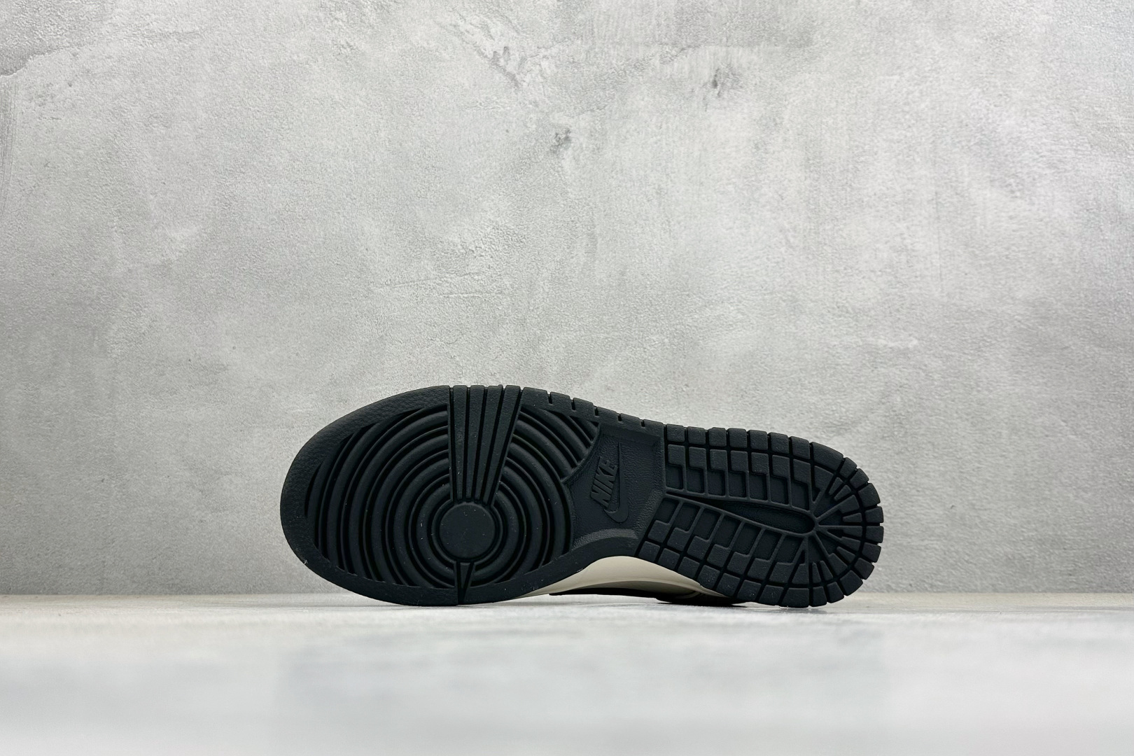 Nike Dunk Low Retro 马年限定 周年高端定制 低帮休闲板鞋 HG0026-013-Top High Quatity Cheap Sneakers Fashion Clothing Clothes Bags handbags Shoes of all Brand wholesale With The best Quality And Beautiful Price from China Factory Chinese suppliers wholesaler seller Nike Dunk Low Retro 马年限定 周年高端定制 低帮休闲板鞋 HG0026-013