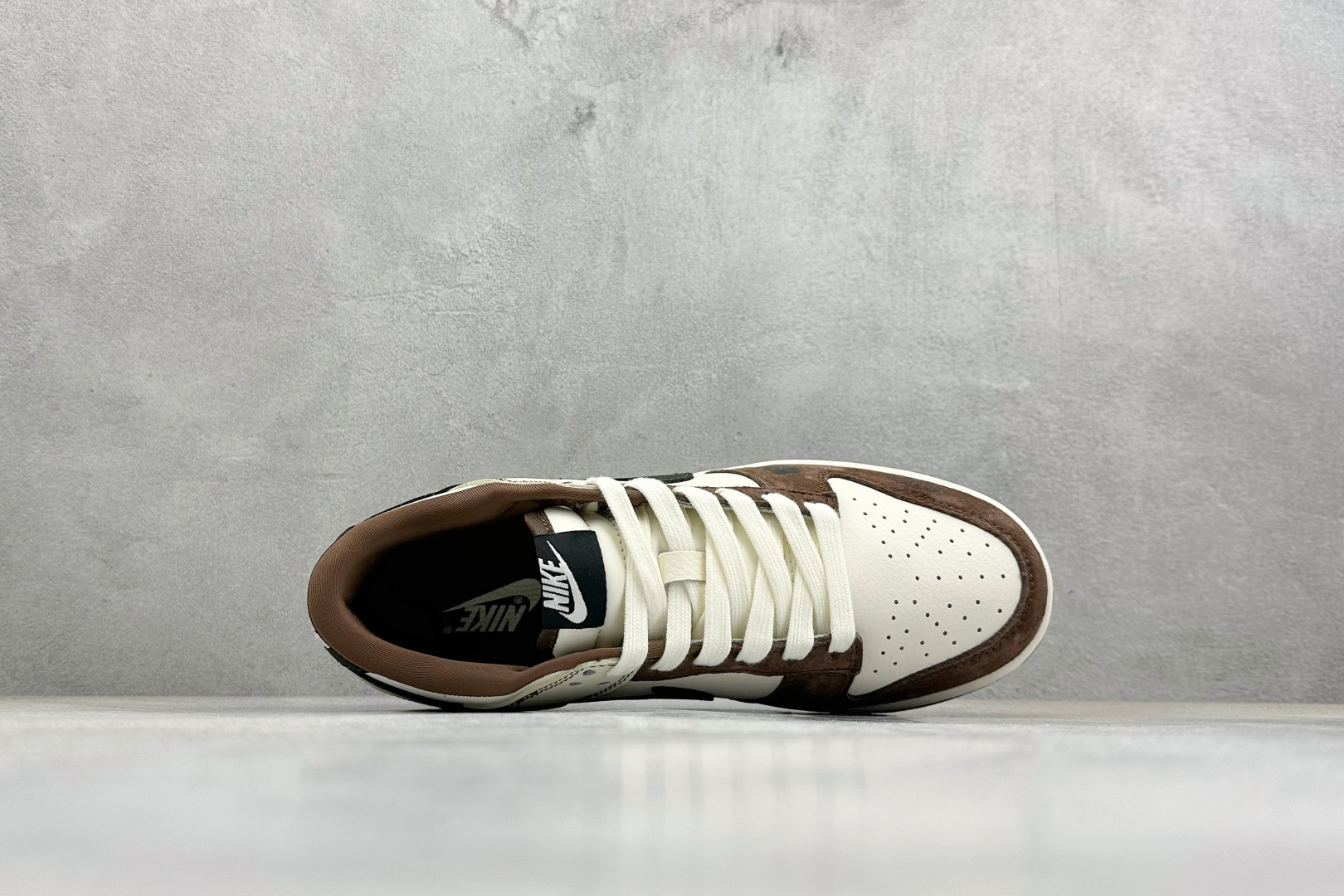 Nike Dunk Low Retro 马年限定 周年高端定制 低帮休闲板鞋 HG0026-013-Top High Quatity Cheap Sneakers Fashion Clothing Clothes Bags handbags Shoes of all Brand wholesale With The best Quality And Beautiful Price from China Factory Chinese suppliers wholesaler seller Nike Dunk Low Retro 马年限定 周年高端定制 低帮休闲板鞋 HG0026-013