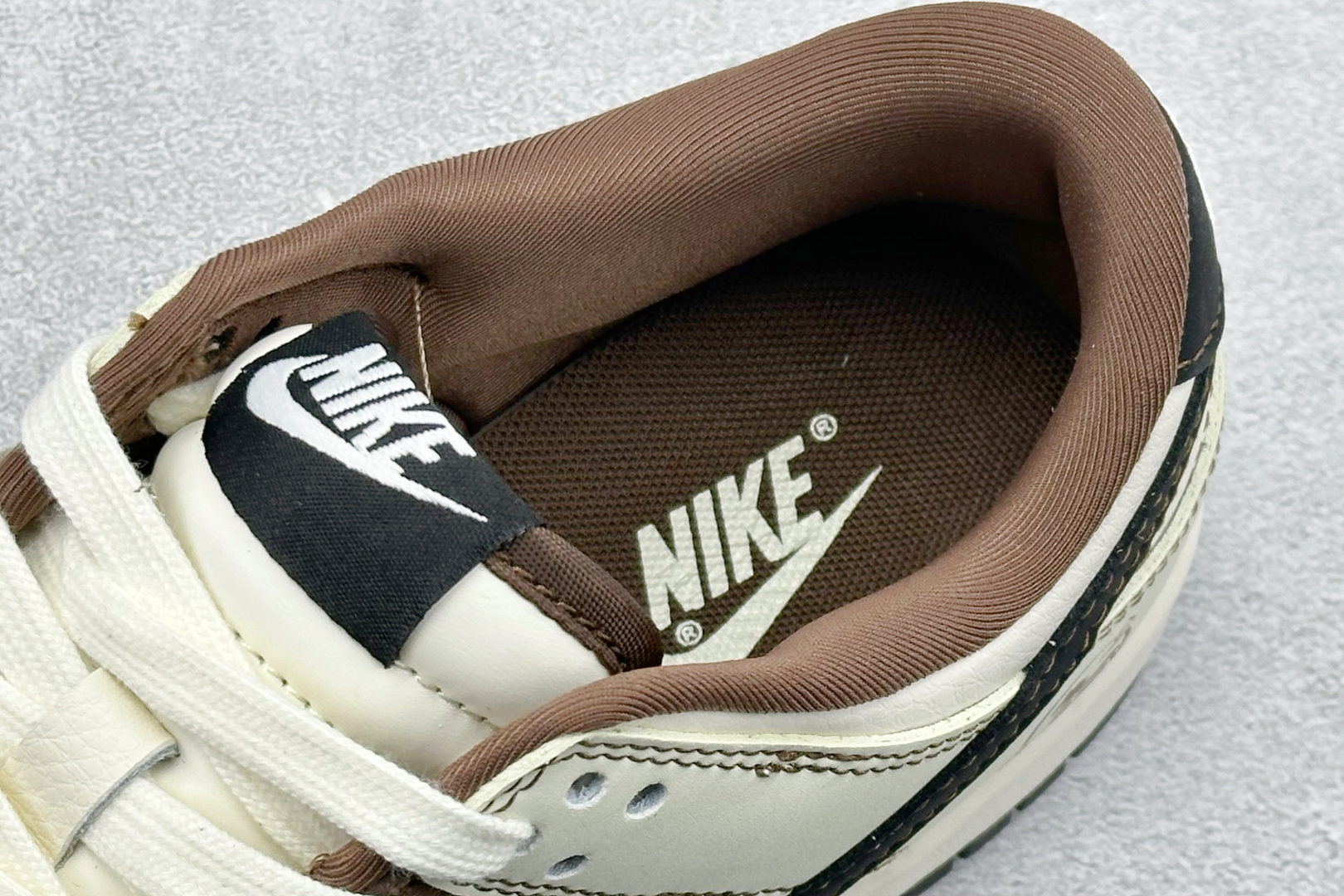 Nike Dunk Low Retro 马年限定 周年高端定制 低帮休闲板鞋 HG0026-013-Top High Quatity Cheap Sneakers Fashion Clothing Clothes Bags handbags Shoes of all Brand wholesale With The best Quality And Beautiful Price from China Factory Chinese suppliers wholesaler seller Nike Dunk Low Retro 马年限定 周年高端定制 低帮休闲板鞋 HG0026-013