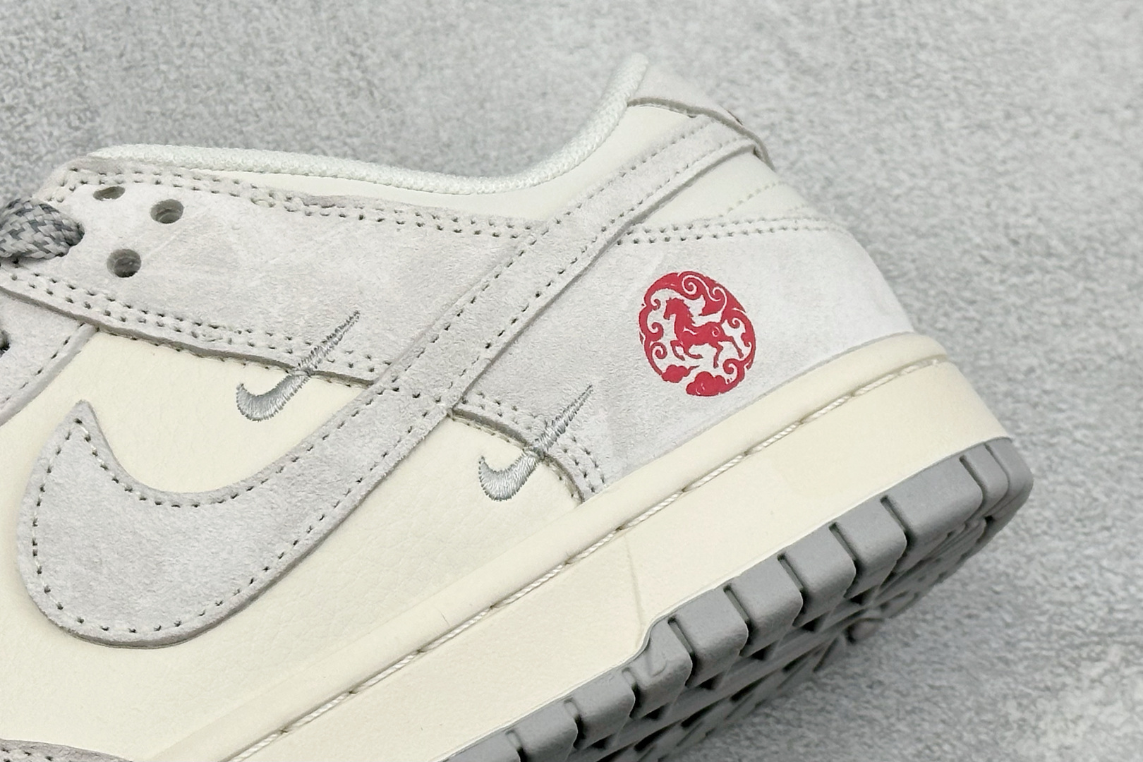 260 Nike Dunk Low Retro 马年限定 周年高端定制 低帮休闲板鞋 JJ2688-012