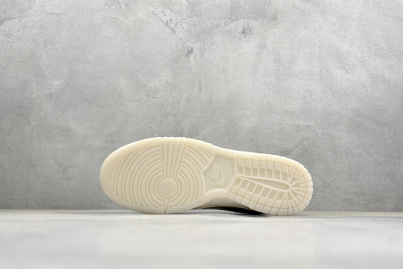 Nike Dunk Low Retro 马年限定 周年高端定制 低帮休闲板鞋 JY6988-133-Top High Quatity Cheap Sneakers Fashion Clothing Clothes Bags handbags Shoes of all Brand wholesale With The best Quality And Beautiful Price from China Factory Chinese suppliers wholesaler seller Nike Dunk Low Retro 马年限定 周年高端定制 低帮休闲板鞋 JY6988-133