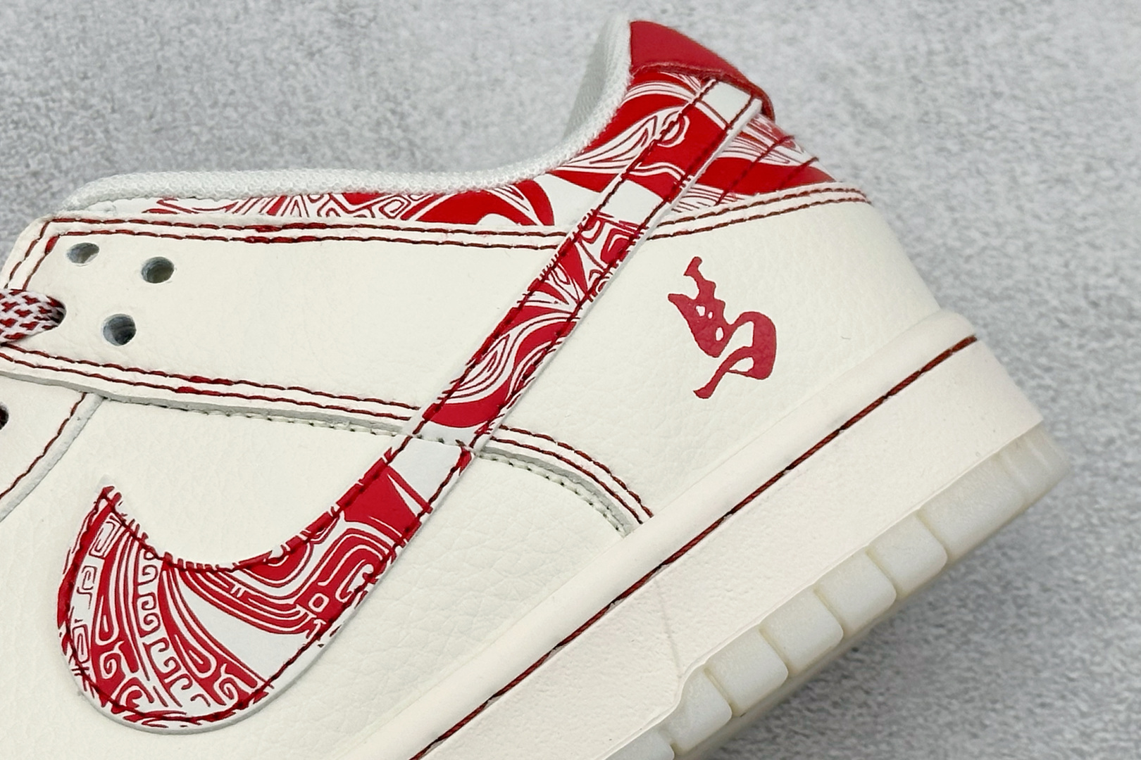 Nike Dunk Low Retro 马年限定 周年高端定制 低帮休闲板鞋 JY6988-133-Top High Quatity Cheap Sneakers Fashion Clothing Clothes Bags handbags Shoes of all Brand wholesale With The best Quality And Beautiful Price from China Factory Chinese suppliers wholesaler seller Nike Dunk Low Retro 马年限定 周年高端定制 低帮休闲板鞋 JY6988-133
