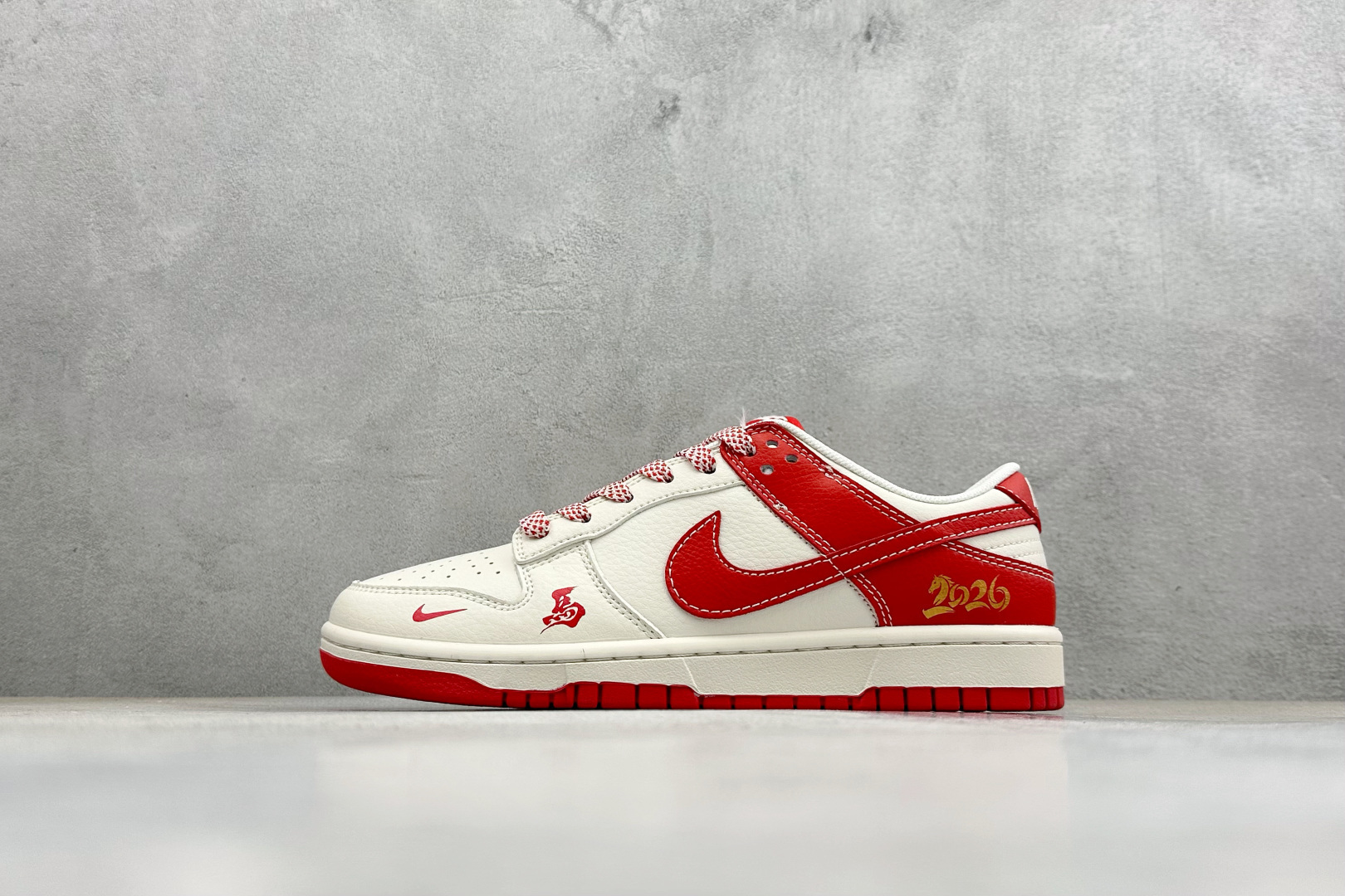 270 Nike Dunk Low Retro 马年限定 周年高端定制 低帮休闲板鞋 MZ9588-852-Chinese UA Cheap High Quatity Brand Clothes Bags handbags Sneakers wholesale wholesaler seller from China Factory suppliers Fashion Clothing Shoes best Quality Beautiful Price 270 Nike Dunk Low Retro 马年限定 周年高端定制 低帮休闲板鞋 MZ9588-852