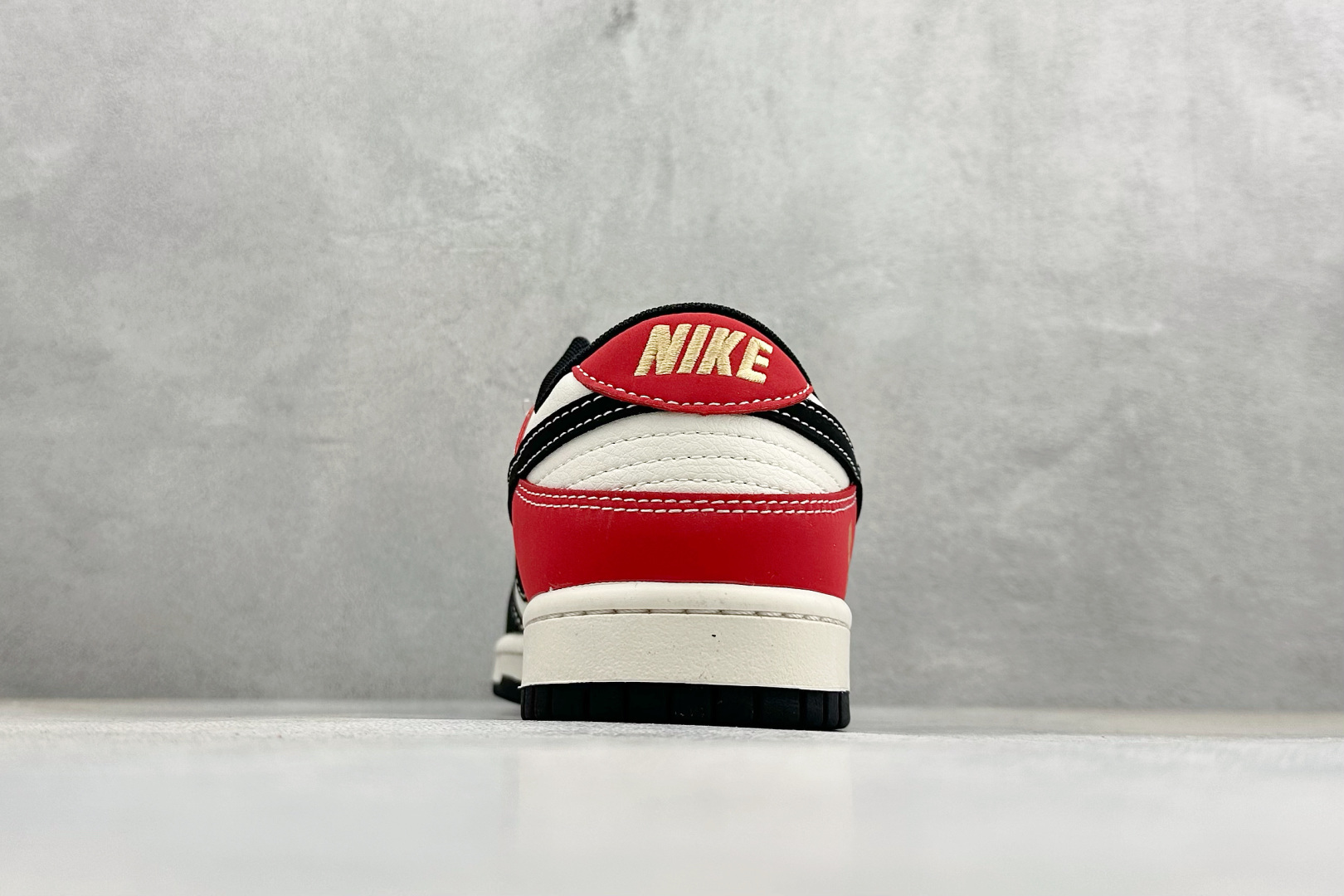 270 Nike Dunk Low Retro 马年限定 周年高端定制 低帮休闲板鞋 MZ9588-853-Chinese UA Cheap High Quatity Brand Clothes Bags handbags Sneakers wholesale wholesaler seller from China Factory suppliers Fashion Clothing Shoes best Quality Beautiful Price 270 Nike Dunk Low Retro 马年限定 周年高端定制 低帮休闲板鞋 MZ9588-853