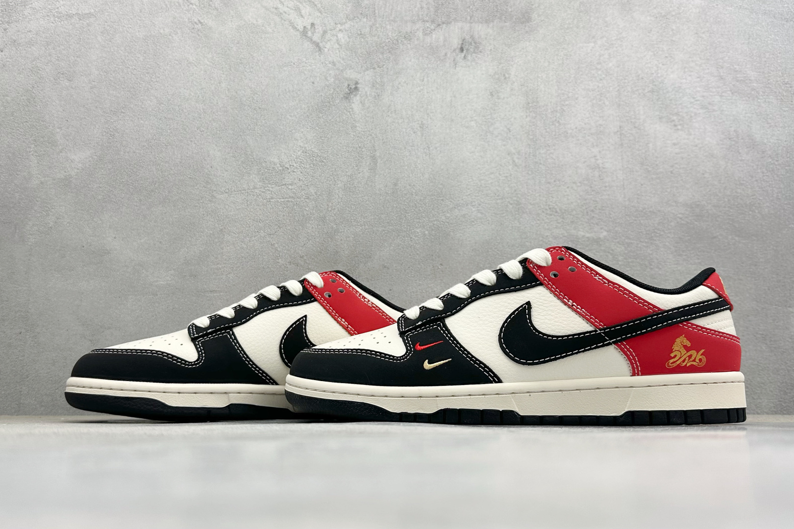 270 Nike Dunk Low Retro 马年限定 周年高端定制 低帮休闲板鞋 MZ9588-853-Chinese UA Cheap High Quatity Brand Clothes Bags handbags Sneakers wholesale wholesaler seller from China Factory suppliers Fashion Clothing Shoes best Quality Beautiful Price 270 Nike Dunk Low Retro 马年限定 周年高端定制 低帮休闲板鞋 MZ9588-853