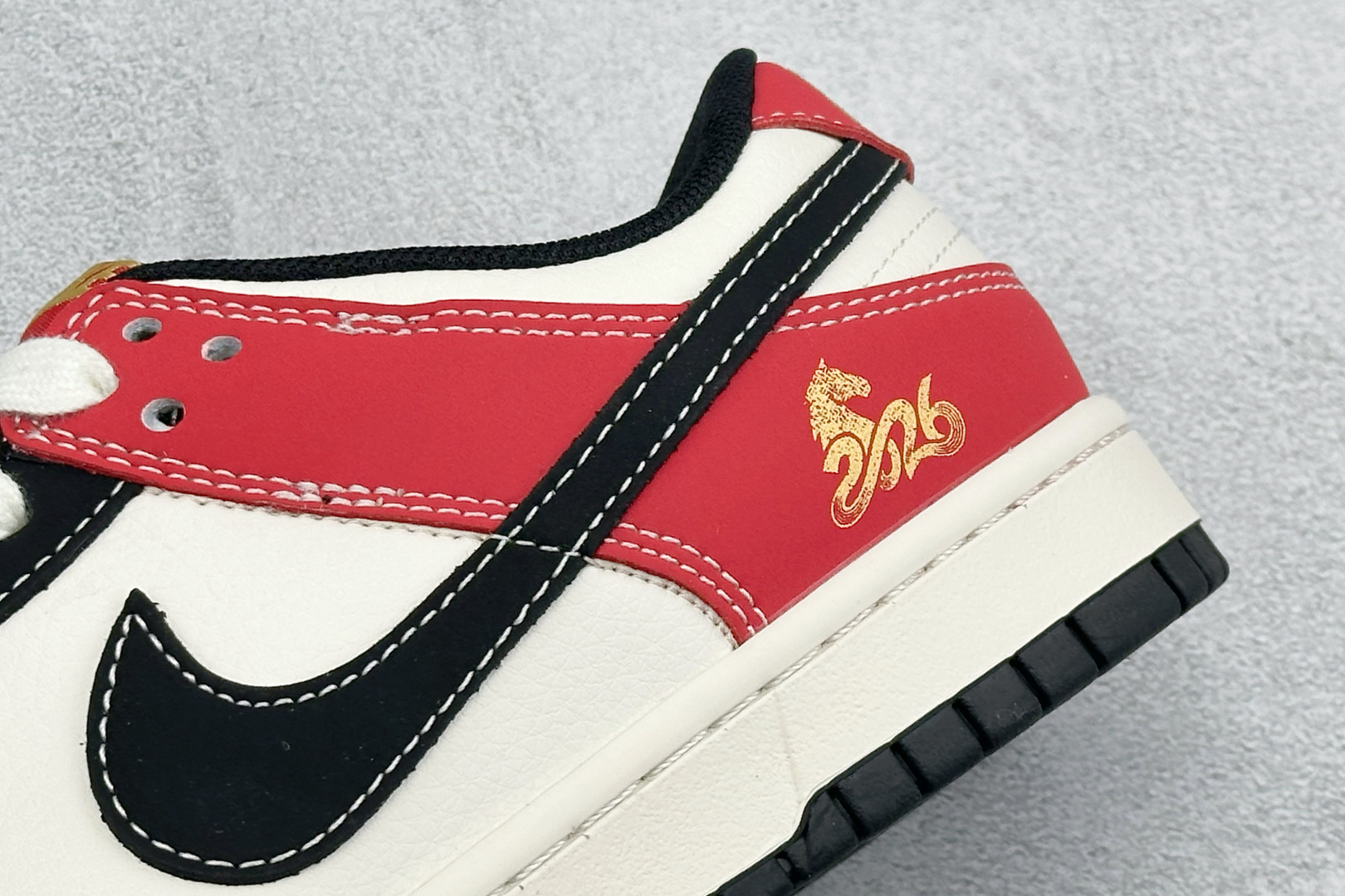 270 Nike Dunk Low Retro 马年限定 周年高端定制 低帮休闲板鞋 MZ9588-853-Chinese UA Cheap High Quatity Brand Clothes Bags handbags Sneakers wholesale wholesaler seller from China Factory suppliers Fashion Clothing Shoes best Quality Beautiful Price 270 Nike Dunk Low Retro 马年限定 周年高端定制 低帮休闲板鞋 MZ9588-853