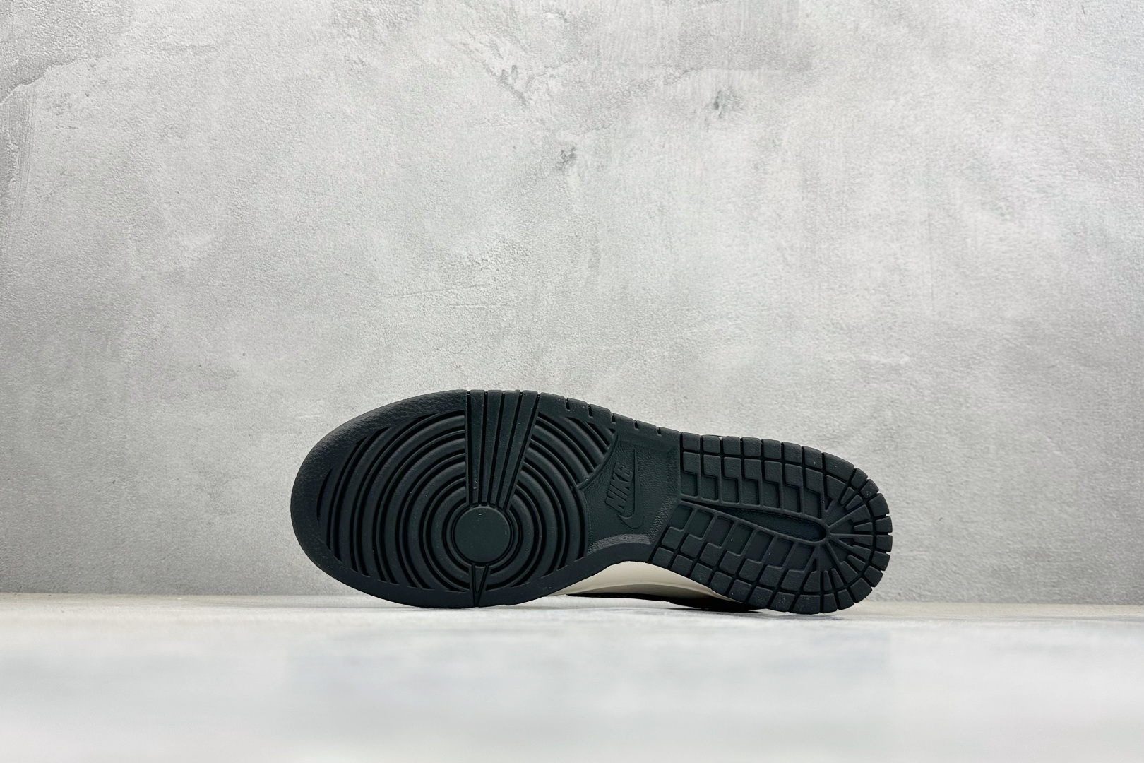 270 Nike Dunk Low Retro 马年限定 周年高端定制 低帮休闲板鞋 MZ9588-853-Chinese UA Cheap High Quatity Brand Clothes Bags handbags Sneakers wholesale wholesaler seller from China Factory suppliers Fashion Clothing Shoes best Quality Beautiful Price 270 Nike Dunk Low Retro 马年限定 周年高端定制 低帮休闲板鞋 MZ9588-853
