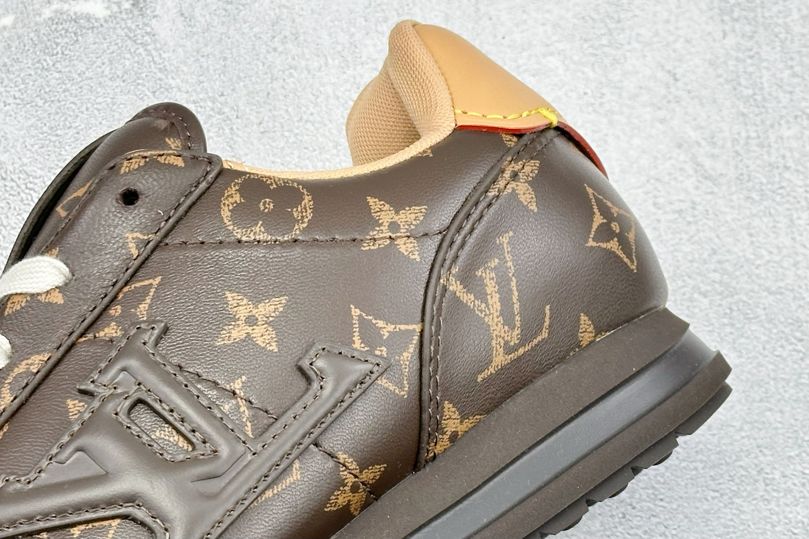 S版 LOUIS VUITTONxNigo 阿甘联名款跑鞋 Buttersoft 此款拥有舒适的鞋面-Top High Quatity Cheap Sneakers Fashion Clothing Clothes Bags handbags Shoes of all Brand wholesale With The best Quality And Beautiful Price from China Factory Chinese suppliers wholesaler seller S版 LOUIS VUITTONxNigo 阿甘联名款跑鞋 Buttersoft 此款拥有舒适的鞋面