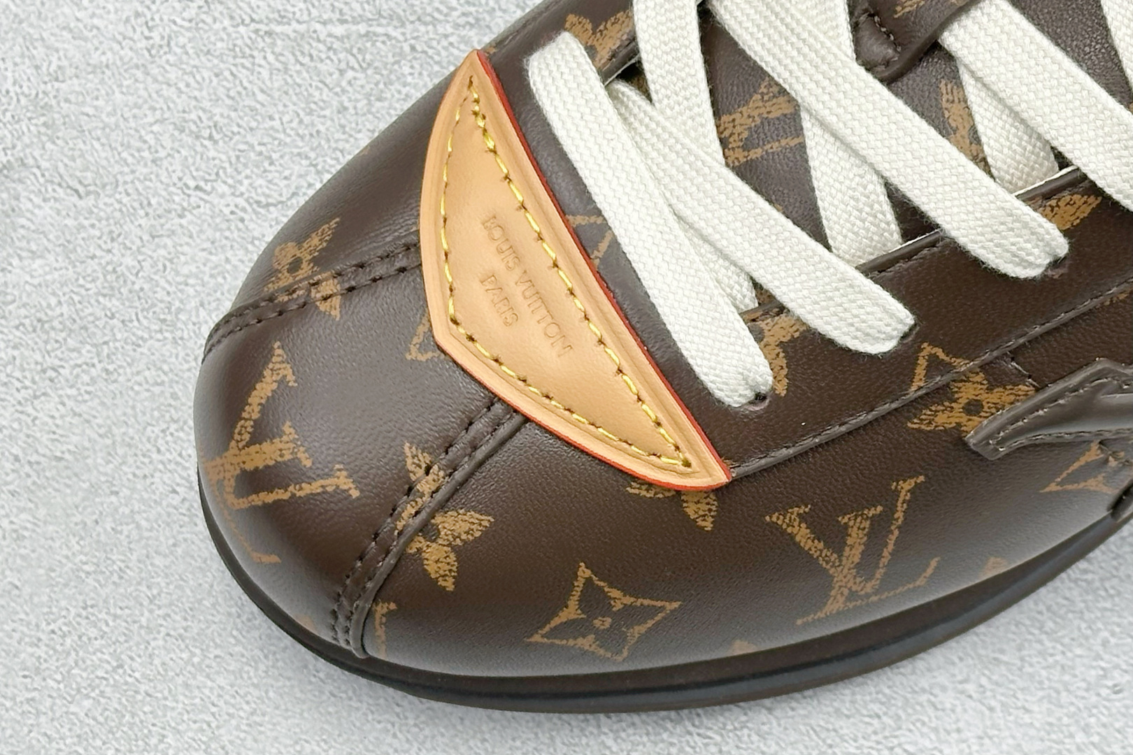 S版 LOUIS VUITTONxNigo 阿甘联名款跑鞋 Buttersoft 此款拥有舒适的鞋面-Top High Quatity Cheap Sneakers Fashion Clothing Clothes Bags handbags Shoes of all Brand wholesale With The best Quality And Beautiful Price from China Factory Chinese suppliers wholesaler seller S版 LOUIS VUITTONxNigo 阿甘联名款跑鞋 Buttersoft 此款拥有舒适的鞋面