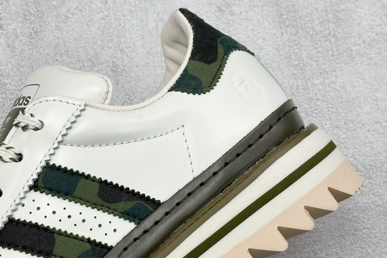 380 PK版Adidas CLX BAPE SUPERBY E 陈冠希联名 锯齿休闲板鞋 KJ1473
