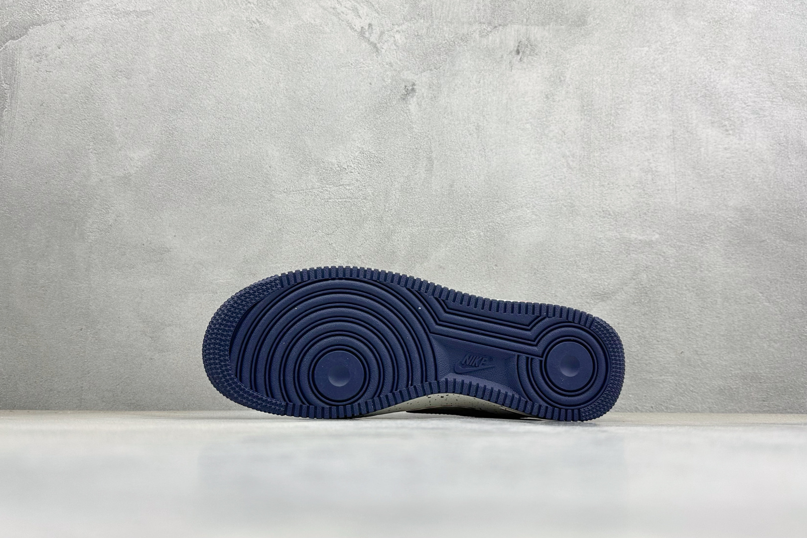 SC版Nike Air Force 1'07 Low 奶白蓝红斑点 空军一号低帮休闲板鞋 NH0601-545-Top High Quatity Cheap Sneakers Fashion Clothing Clothes Bags handbags Shoes of all Brand wholesale With The best Quality And Beautiful Price from China Factory Chinese suppliers wholesaler seller SC版Nike Air Force 1'07 Low 奶白蓝红斑点 空军一号低帮休闲板鞋 NH0601-545