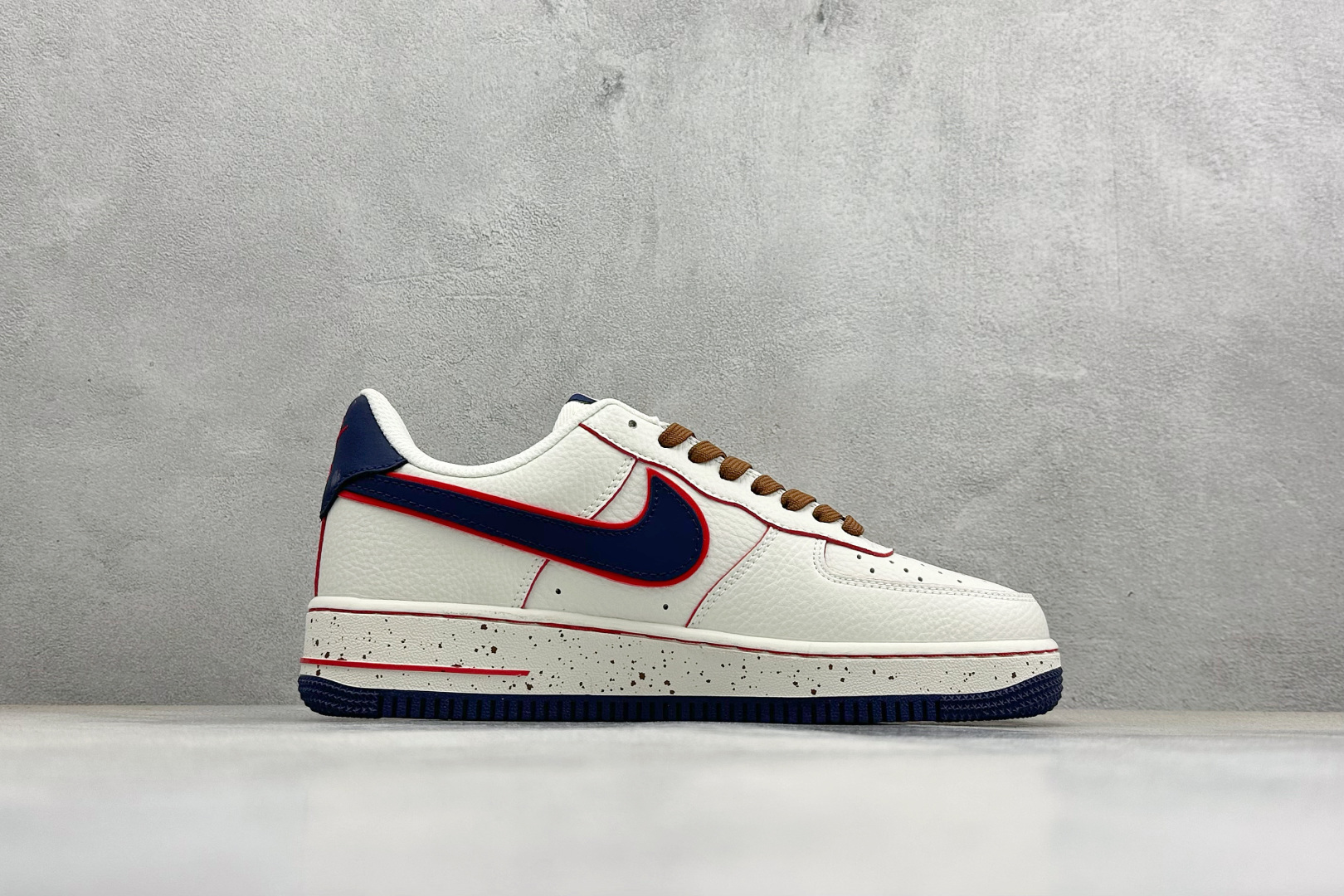 SC版Nike Air Force 1'07 Low 奶白蓝红斑点 空军一号低帮休闲板鞋 NH0601-545-Top High Quatity Cheap Sneakers Fashion Clothing Clothes Bags handbags Shoes of all Brand wholesale With The best Quality And Beautiful Price from China Factory Chinese suppliers wholesaler seller SC版Nike Air Force 1'07 Low 奶白蓝红斑点 空军一号低帮休闲板鞋 NH0601-545