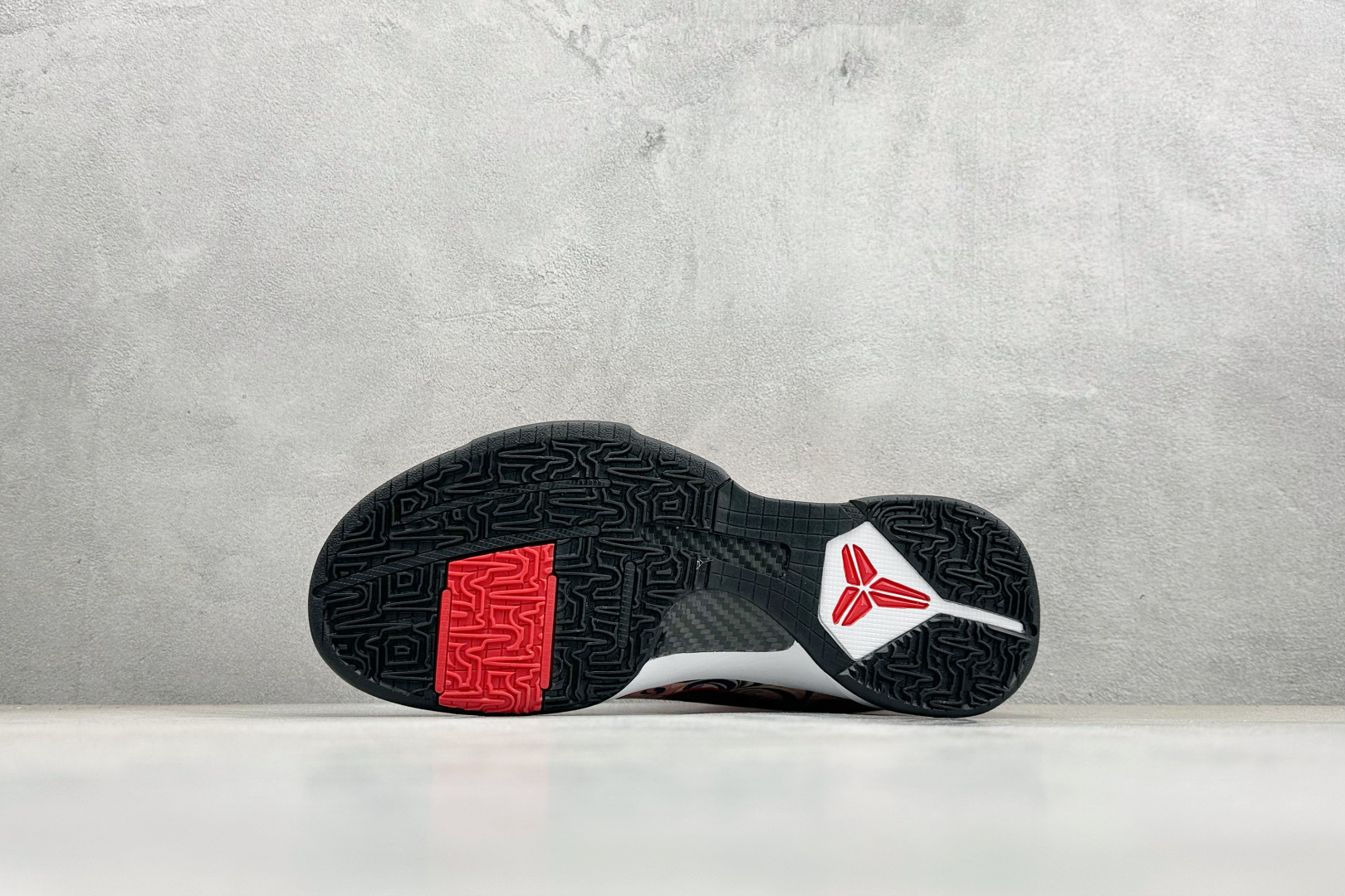 Nike Zoom KOBE 5代 PROTRO CHBL 马年限定实战篮球鞋 CD4991-876