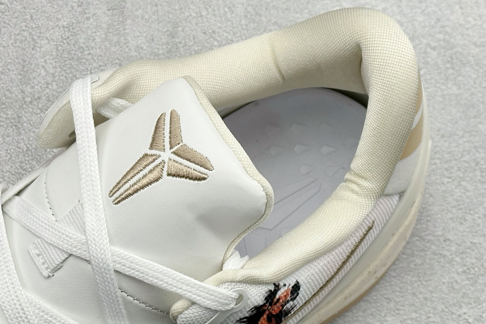 Nike Kobe 8 Protro 马年限定萌马涂鸦曼巴战靴 HF2793-017-Top High Quatity Cheap Sneakers Fashion Clothing Clothes Bags handbags Shoes of all Brand wholesale With The best Quality And Beautiful Price from China Factory Chinese suppliers wholesaler seller Nike Kobe 8 Protro 马年限定萌马涂鸦曼巴战靴 HF2793-017
