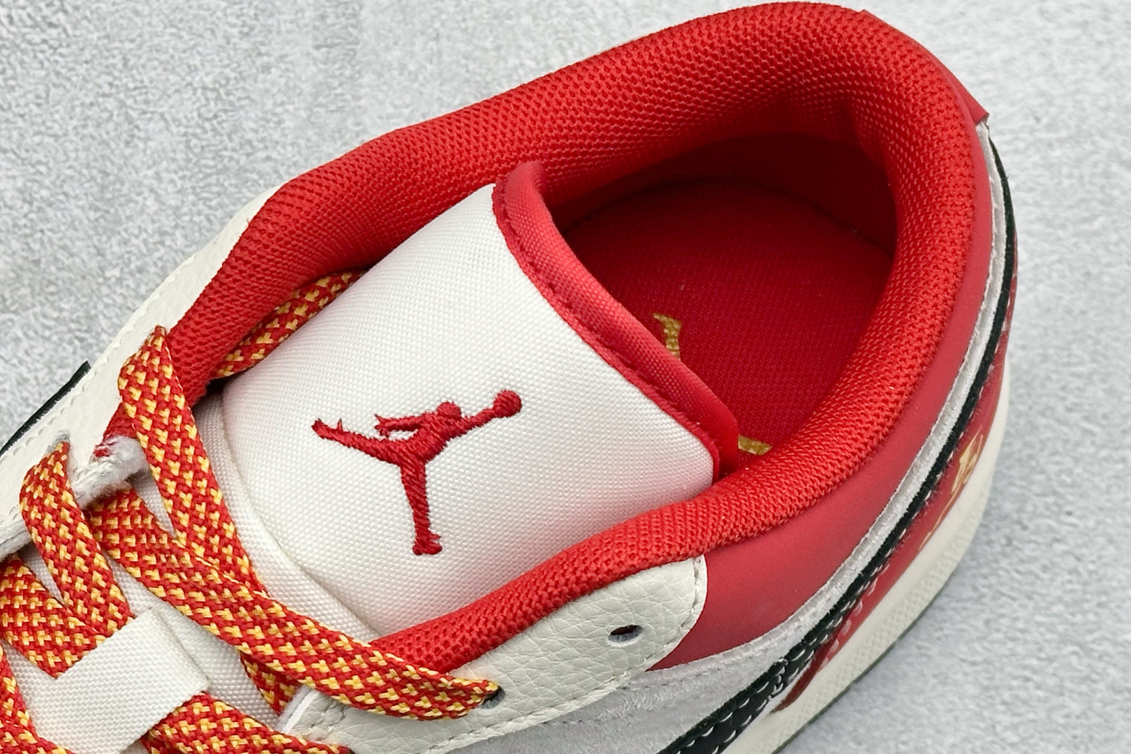 Air Jordan 1 Low AJ1 乔1 马年限定 高端定制 低帮复古篮球鞋 HT5088-641-Top High Quatity Cheap Sneakers Fashion Clothing Clothes Bags handbags Shoes of all Brand wholesale With The best Quality And Beautiful Price from China Factory Chinese suppliers wholesaler seller Air Jordan 1 Low AJ1 乔1 马年限定 高端定制 低帮复古篮球鞋 HT5088-641