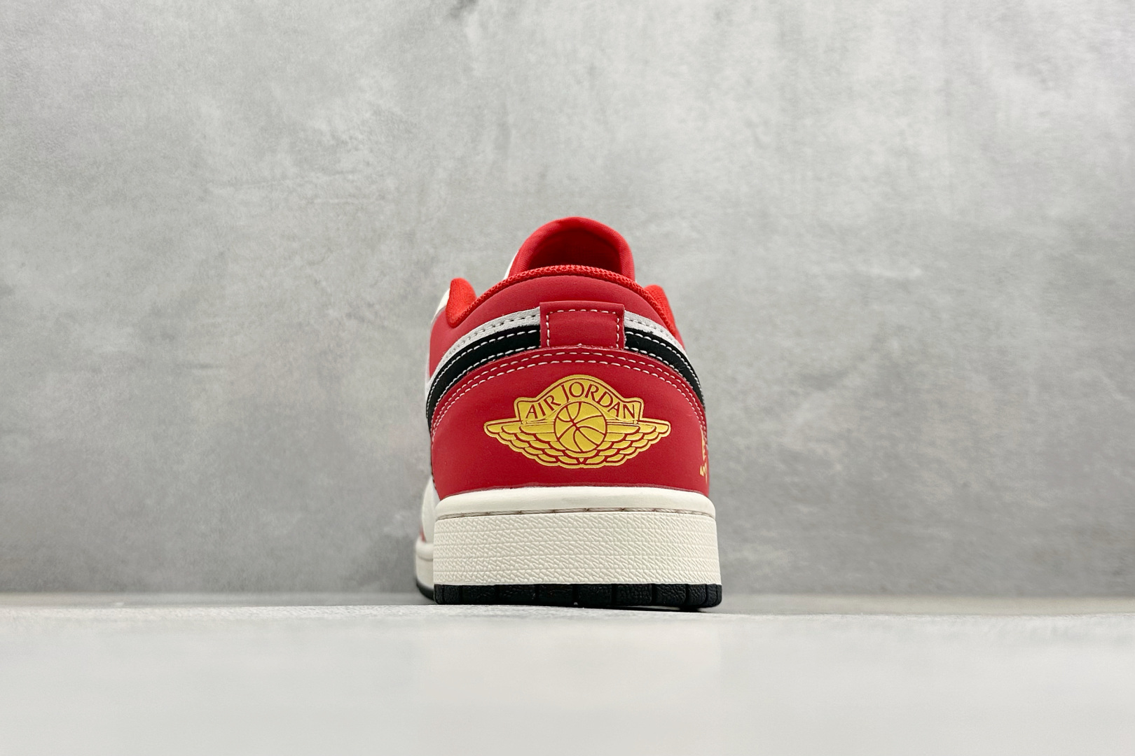 Air Jordan 1 Low AJ1 乔1 马年限定 高端定制 低帮复古篮球鞋 HT5088-641-Top High Quatity Cheap Sneakers Fashion Clothing Clothes Bags handbags Shoes of all Brand wholesale With The best Quality And Beautiful Price from China Factory Chinese suppliers wholesaler seller Air Jordan 1 Low AJ1 乔1 马年限定 高端定制 低帮复古篮球鞋 HT5088-641