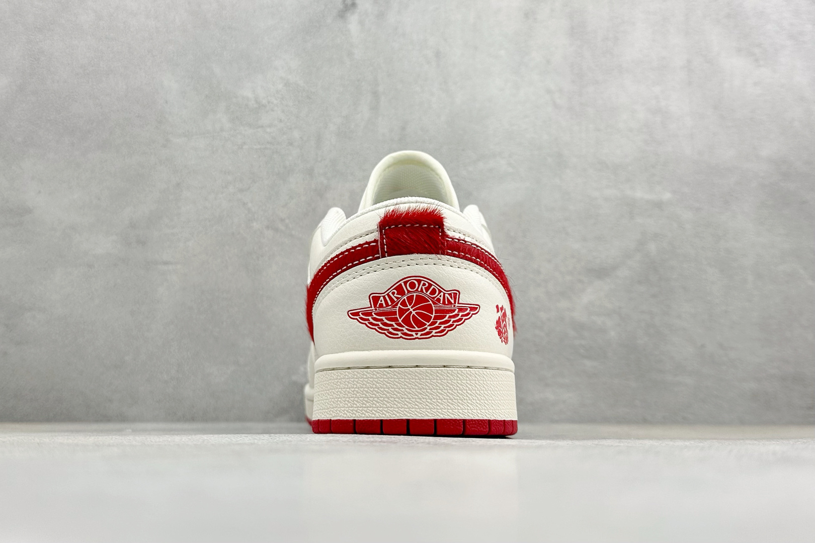 Air Jordan 1 Low AJ1 乔1 马年限定 高端定制 低帮复古篮球鞋 MZ9588-845-Top High Quatity Cheap Sneakers Fashion Clothing Clothes Bags handbags Shoes of all Brand wholesale With The best Quality And Beautiful Price from China Factory Chinese suppliers wholesaler seller Air Jordan 1 Low AJ1 乔1 马年限定 高端定制 低帮复古篮球鞋 MZ9588-845