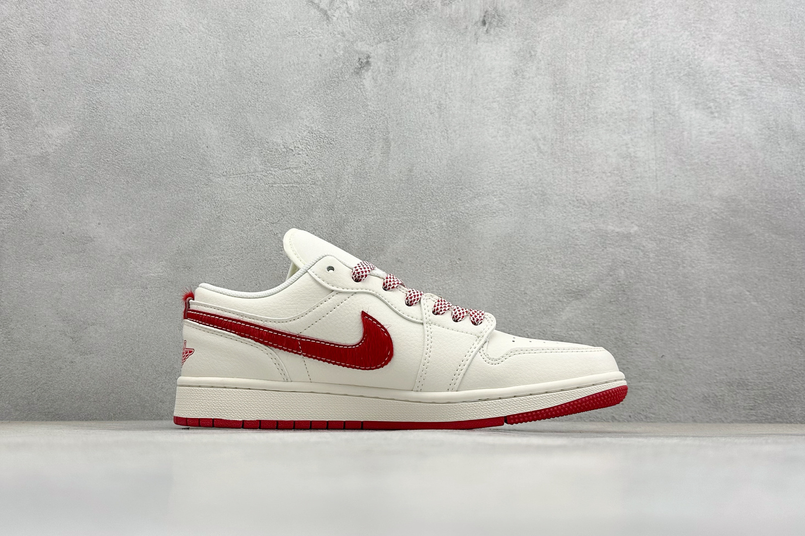 Air Jordan 1 Low AJ1 乔1 马年限定 高端定制 低帮复古篮球鞋 MZ9588-845-Top High Quatity Cheap Sneakers Fashion Clothing Clothes Bags handbags Shoes of all Brand wholesale With The best Quality And Beautiful Price from China Factory Chinese suppliers wholesaler seller Air Jordan 1 Low AJ1 乔1 马年限定 高端定制 低帮复古篮球鞋 MZ9588-845
