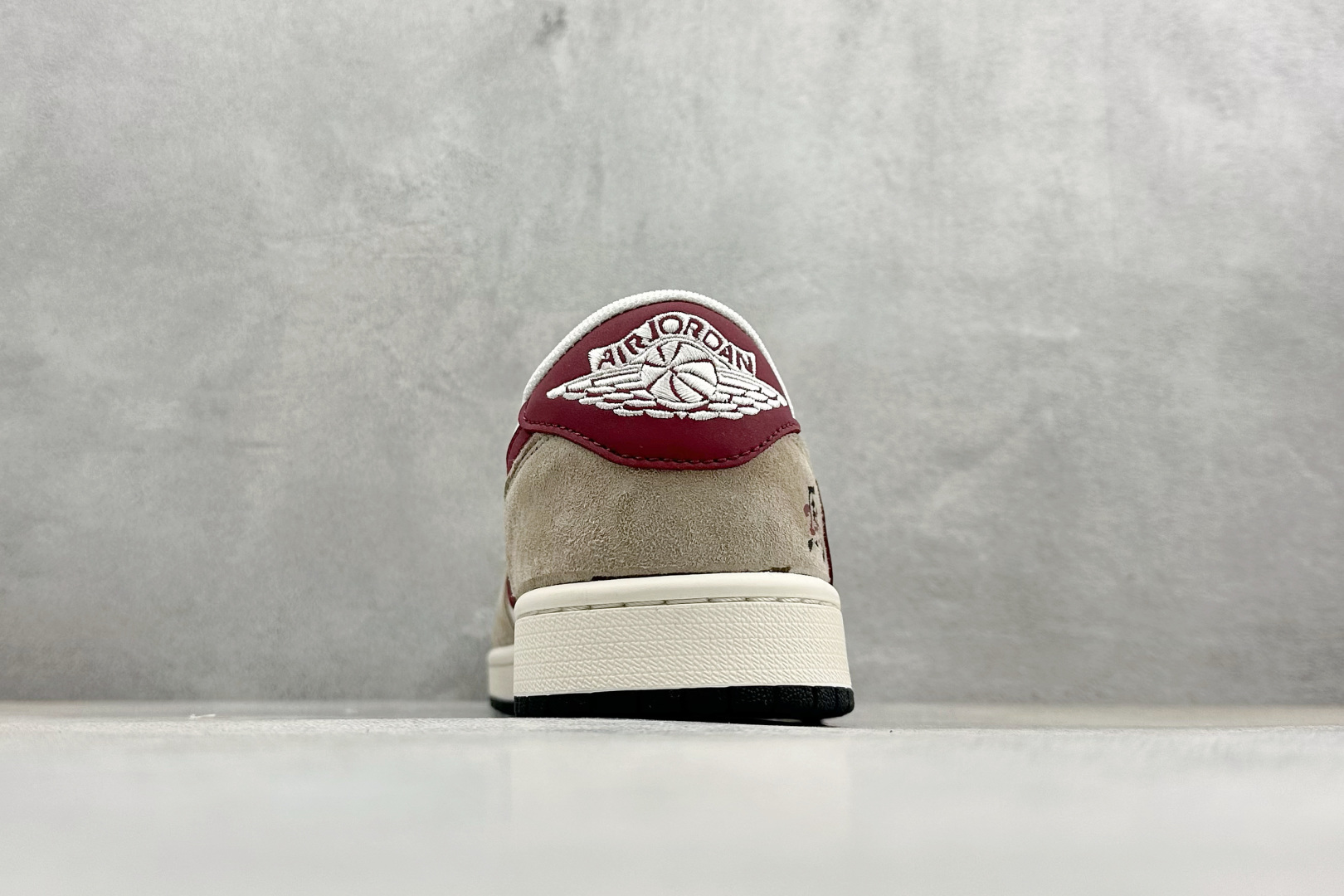 Air Jordan 1 Low AJ1 乔1 马年限定 高端定制 低帮倒钩复古篮球鞋 JP2026-159-Top High Quatity Cheap Sneakers Fashion Clothing Clothes Bags handbags Shoes of all Brand wholesale With The best Quality And Beautiful Price from China Factory Chinese suppliers wholesaler seller Air Jordan 1 Low AJ1 乔1 马年限定 高端定制 低帮倒钩复古篮球鞋 JP2026-159