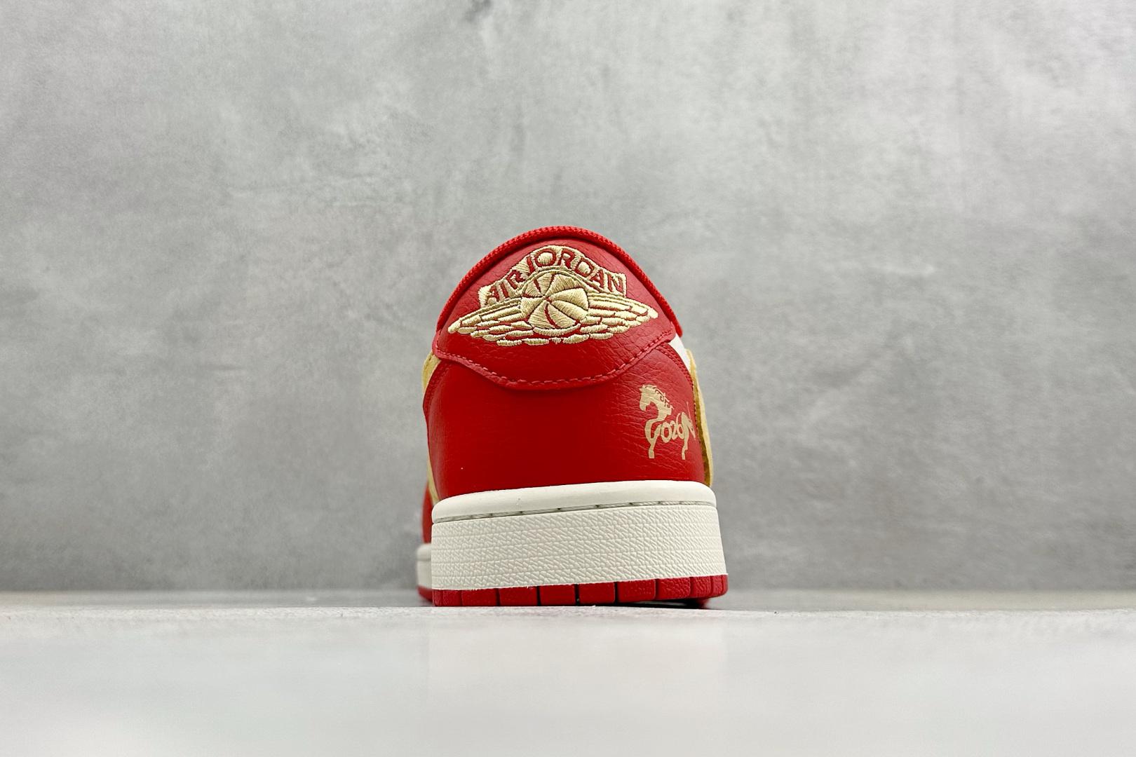 Air Jordan 1 Low AJ1 乔1 马年限定 高端定制 低帮倒钩复古篮球鞋 HG2026-019-Top High Quatity Cheap Sneakers Fashion Clothing Clothes Bags handbags Shoes of all Brand wholesale With The best Quality And Beautiful Price from China Factory Chinese suppliers wholesaler seller Air Jordan 1 Low AJ1 乔1 马年限定 高端定制 低帮倒钩复古篮球鞋 HG2026-019