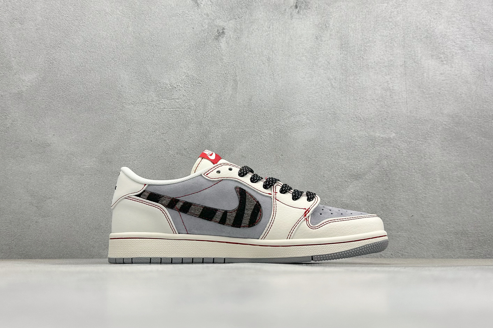 280 Air Jordan 1 Low AJ1 乔1 马年限定 高端定制 低帮倒钩复古篮球鞋 FF9989-012-Chinese UA Cheap High Quatity Brand Clothes Bags handbags Sneakers wholesale wholesaler seller from China Factory suppliers Fashion Clothing Shoes best Quality Beautiful Price 280 Air Jordan 1 Low AJ1 乔1 马年限定 高端定制 低帮倒钩复古篮球鞋 FF9989-012