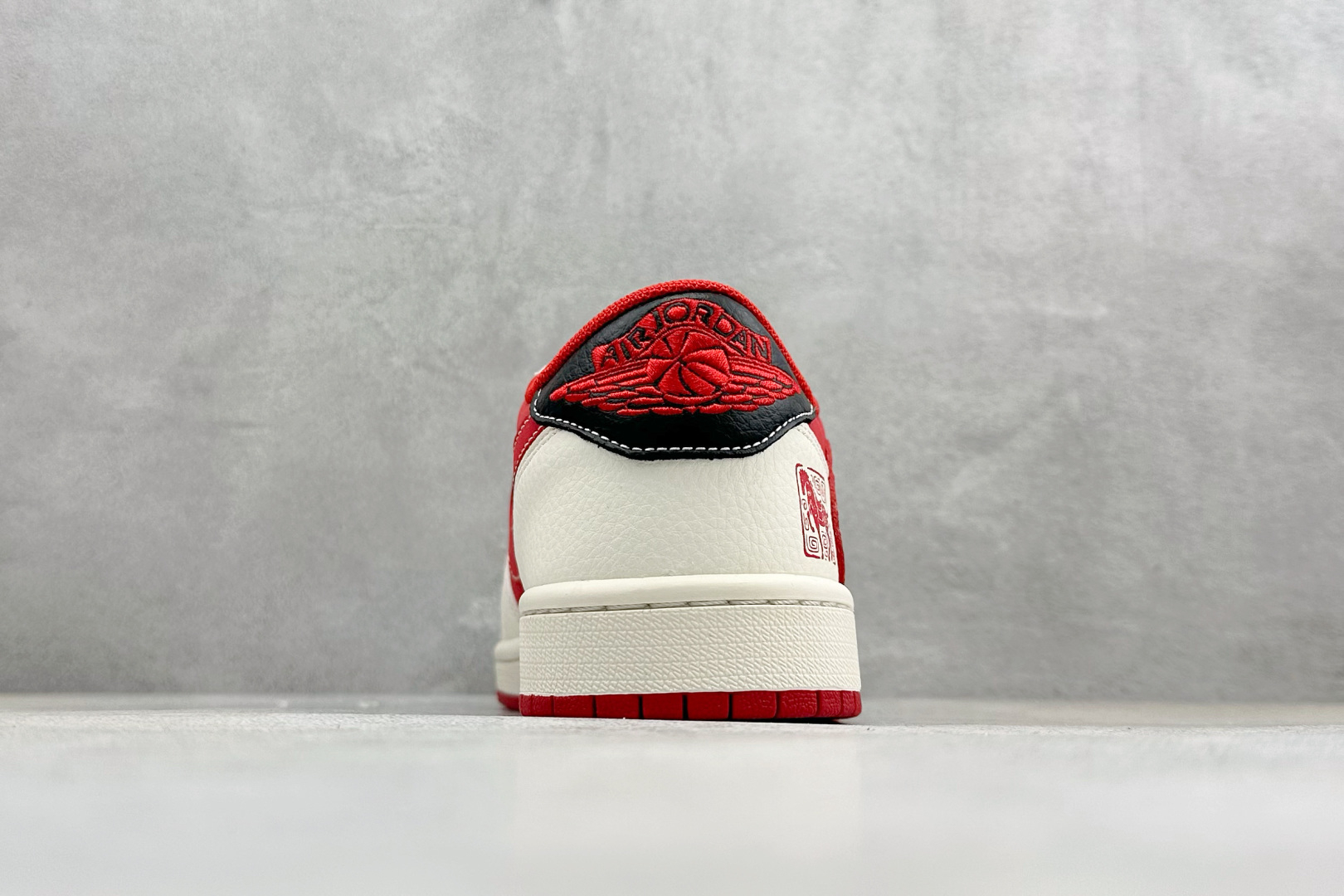 Air Jordan 1 Low AJ1 乔1 马年限定 高端定制 低帮倒钩复古篮球鞋 HG0026-022-Top High Quatity Cheap Sneakers Fashion Clothing Clothes Bags handbags Shoes of all Brand wholesale With The best Quality And Beautiful Price from China Factory Chinese suppliers wholesaler seller Air Jordan 1 Low AJ1 乔1 马年限定 高端定制 低帮倒钩复古篮球鞋 HG0026-022