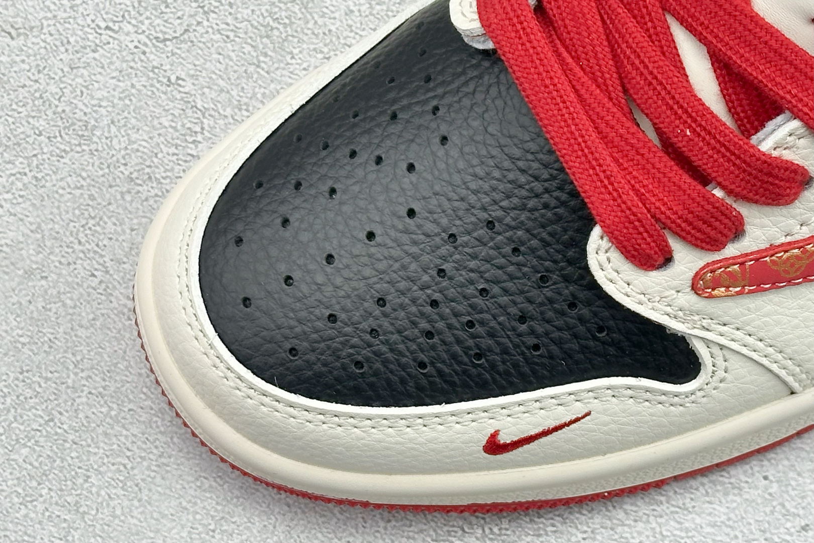 Air Jordan 1 Low AJ1 乔1 马年限定 高端定制 低帮倒钩复古篮球鞋 HG0026-022-Top High Quatity Cheap Sneakers Fashion Clothing Clothes Bags handbags Shoes of all Brand wholesale With The best Quality And Beautiful Price from China Factory Chinese suppliers wholesaler seller Air Jordan 1 Low AJ1 乔1 马年限定 高端定制 低帮倒钩复古篮球鞋 HG0026-022