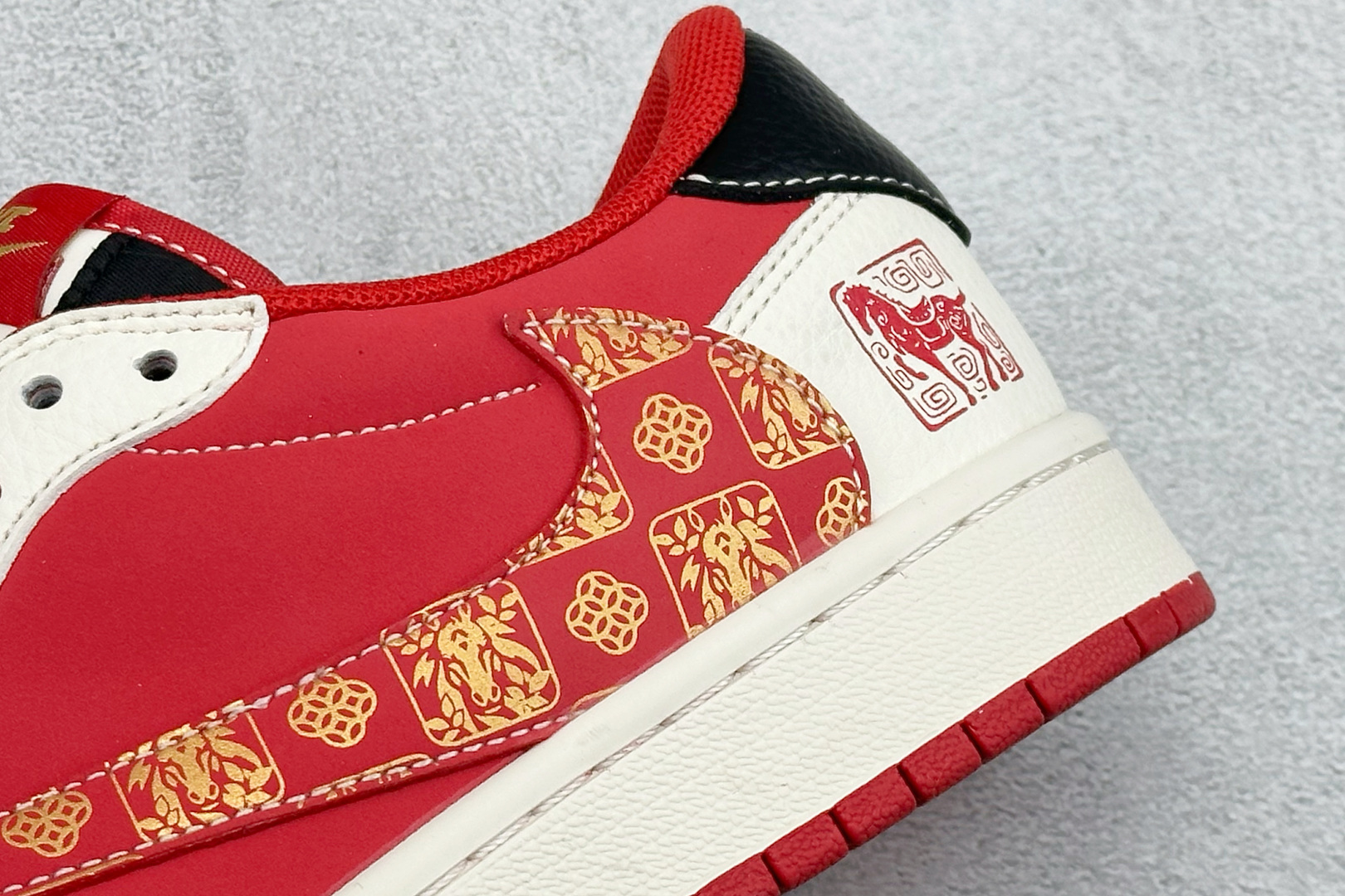 Air Jordan 1 Low AJ1 乔1 马年限定 高端定制 低帮倒钩复古篮球鞋 HG0026-022-Top High Quatity Cheap Sneakers Fashion Clothing Clothes Bags handbags Shoes of all Brand wholesale With The best Quality And Beautiful Price from China Factory Chinese suppliers wholesaler seller Air Jordan 1 Low AJ1 乔1 马年限定 高端定制 低帮倒钩复古篮球鞋 HG0026-022