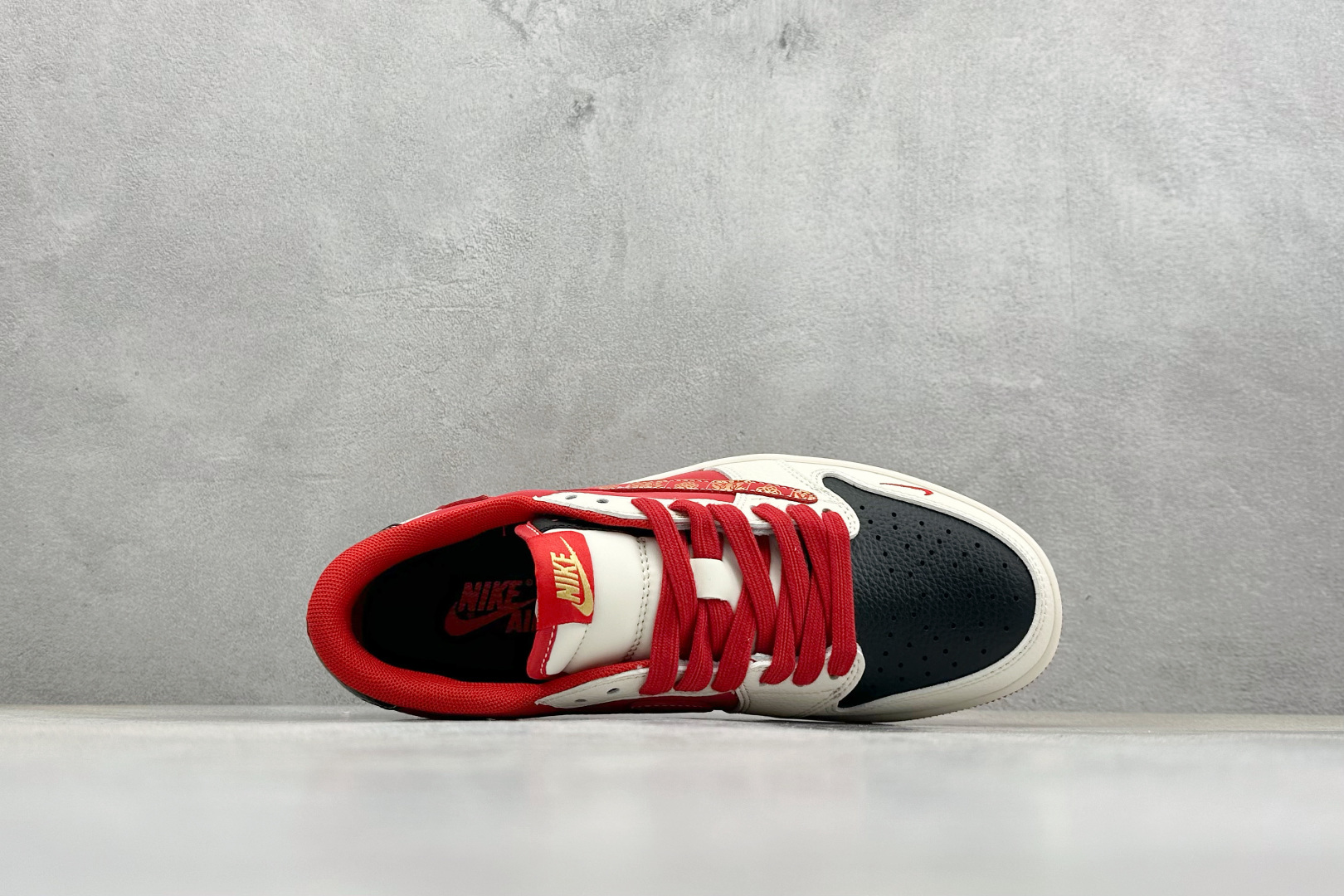 Air Jordan 1 Low AJ1 乔1 马年限定 高端定制 低帮倒钩复古篮球鞋 HG0026-022-Top High Quatity Cheap Sneakers Fashion Clothing Clothes Bags handbags Shoes of all Brand wholesale With The best Quality And Beautiful Price from China Factory Chinese suppliers wholesaler seller Air Jordan 1 Low AJ1 乔1 马年限定 高端定制 低帮倒钩复古篮球鞋 HG0026-022