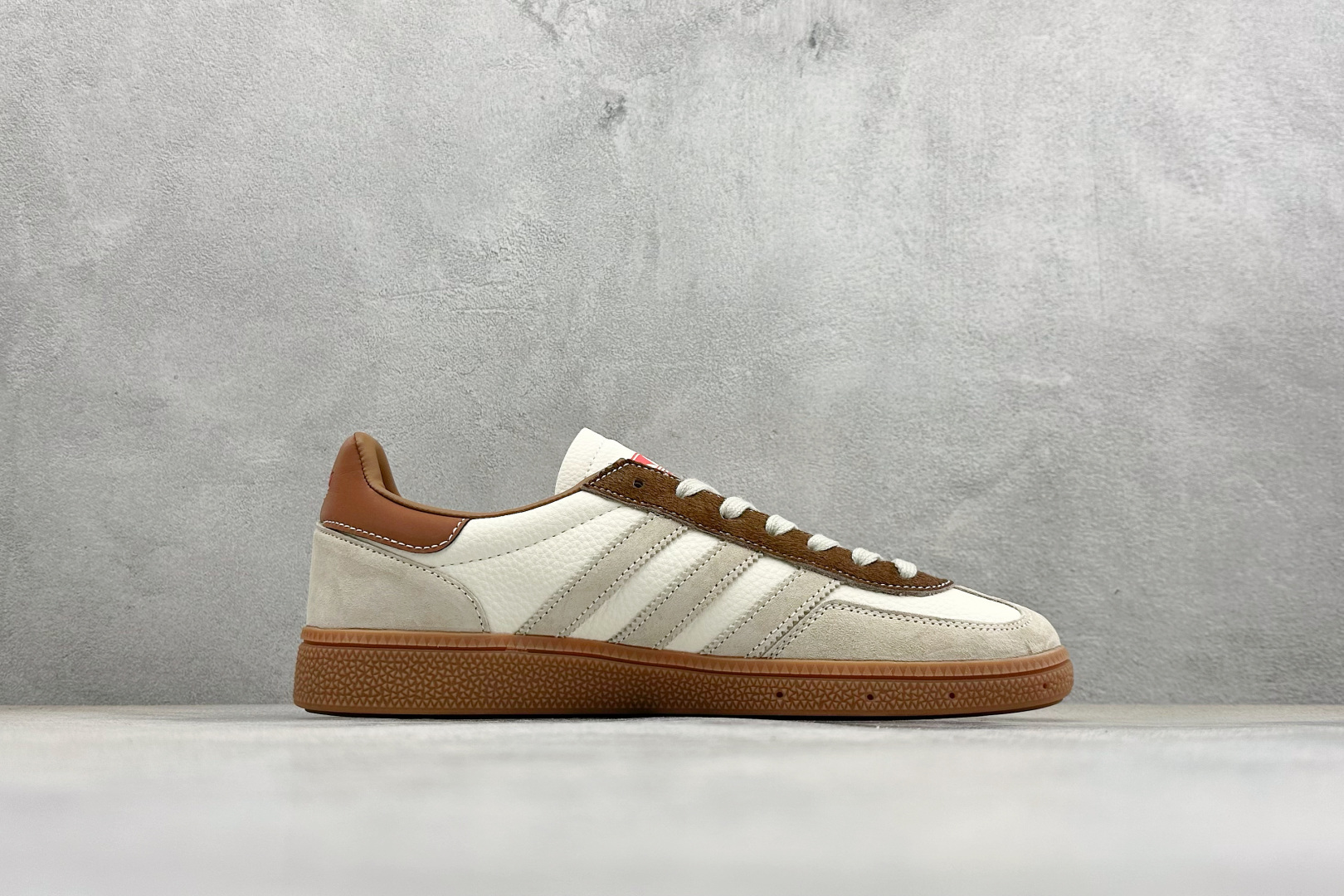 240 Adidas Handball Spezial 马年限定 麂皮阿迪经典复古休闲板鞋 JJ2617-Chinese UA Cheap High Quatity Brand Clothes Bags handbags Sneakers wholesale wholesaler seller from China Factory suppliers Fashion Clothing Shoes best Quality Beautiful Price 240 Adidas Handball Spezial 马年限定 麂皮阿迪经典复古休闲板鞋 JJ2617