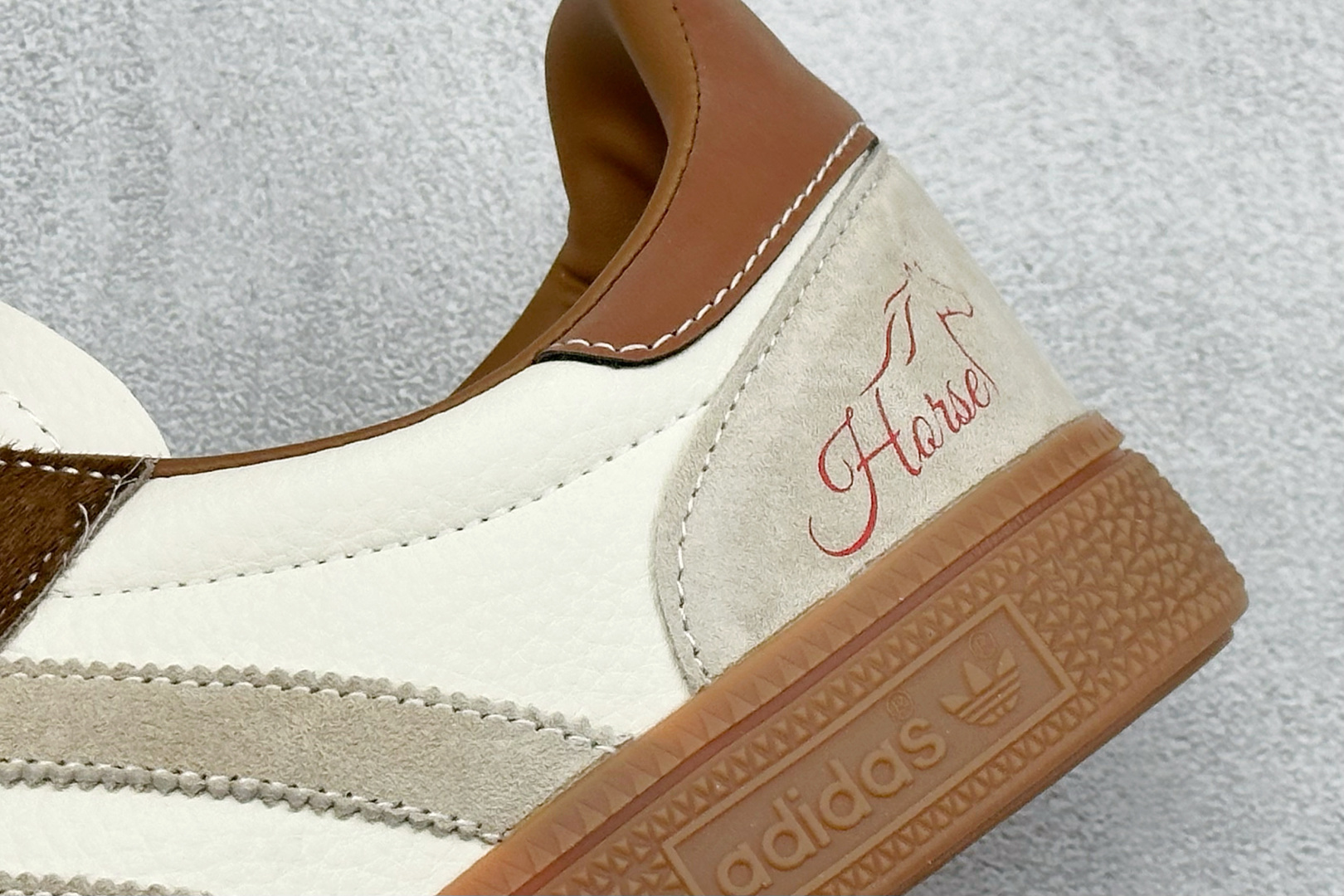 240 Adidas Handball Spezial 马年限定 麂皮阿迪经典复古休闲板鞋 JJ2617-Chinese UA Cheap High Quatity Brand Clothes Bags handbags Sneakers wholesale wholesaler seller from China Factory suppliers Fashion Clothing Shoes best Quality Beautiful Price 240 Adidas Handball Spezial 马年限定 麂皮阿迪经典复古休闲板鞋 JJ2617