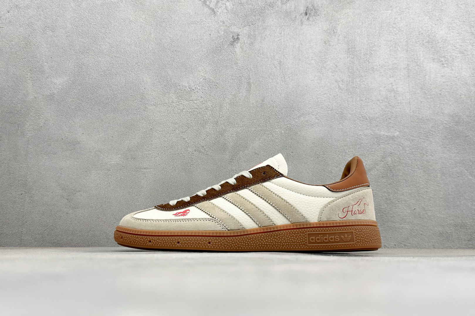 240 Adidas Handball Spezial 马年限定 麂皮阿迪经典复古休闲板鞋 JJ2617-Chinese UA Cheap High Quatity Brand Clothes Bags handbags Sneakers wholesale wholesaler seller from China Factory suppliers Fashion Clothing Shoes best Quality Beautiful Price 240 Adidas Handball Spezial 马年限定 麂皮阿迪经典复古休闲板鞋 JJ2617