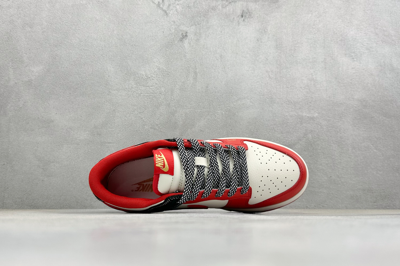 Nike Dunk Low Retro 马年限定 周年高端定制 低帮休闲板鞋 HT5088-657-Top High Quatity Cheap Sneakers Fashion Clothing Clothes Bags handbags Shoes of all Brand wholesale With The best Quality And Beautiful Price from China Factory Chinese suppliers wholesaler seller Nike Dunk Low Retro 马年限定 周年高端定制 低帮休闲板鞋 HT5088-657