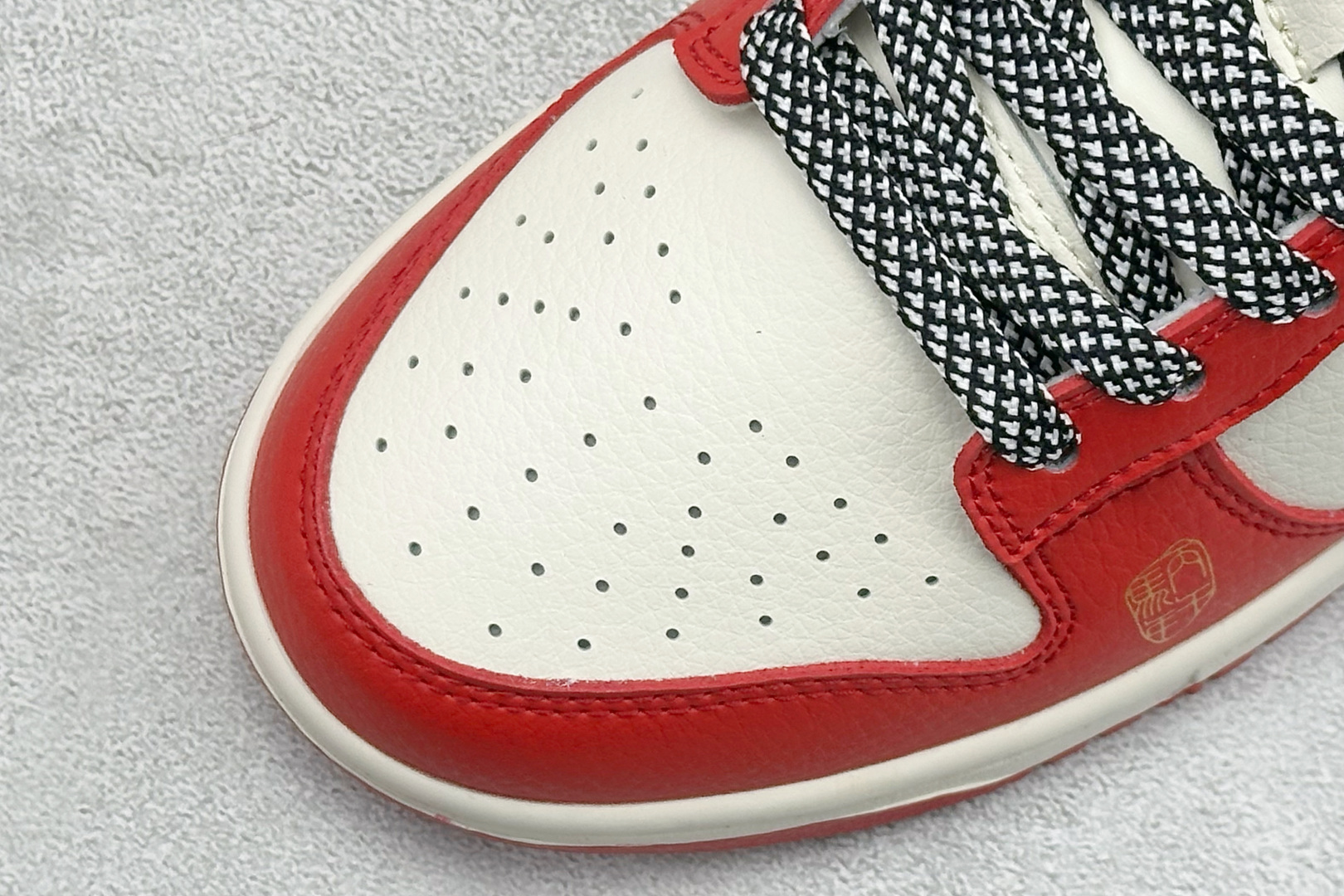 Nike Dunk Low Retro 马年限定 周年高端定制 低帮休闲板鞋 HT5088-657-Top High Quatity Cheap Sneakers Fashion Clothing Clothes Bags handbags Shoes of all Brand wholesale With The best Quality And Beautiful Price from China Factory Chinese suppliers wholesaler seller Nike Dunk Low Retro 马年限定 周年高端定制 低帮休闲板鞋 HT5088-657