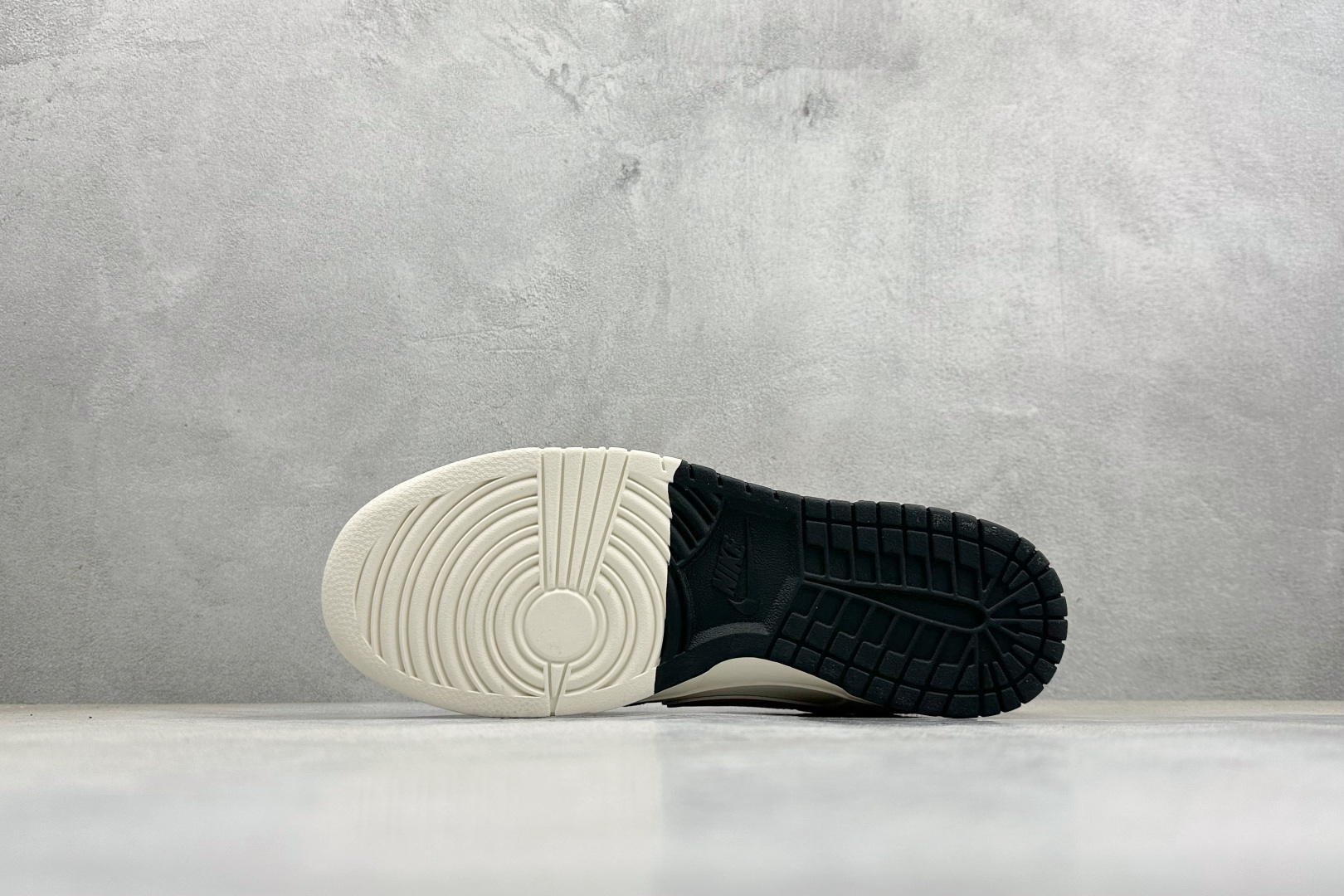 Nike Dunk Low Retro 马年限定 周年高端定制 低帮休闲板鞋 CX5050-Y78-Top High Quatity Cheap Sneakers Fashion Clothing Clothes Bags handbags Shoes of all Brand wholesale With The best Quality And Beautiful Price from China Factory Chinese suppliers wholesaler seller Nike Dunk Low Retro 马年限定 周年高端定制 低帮休闲板鞋 CX5050-Y78