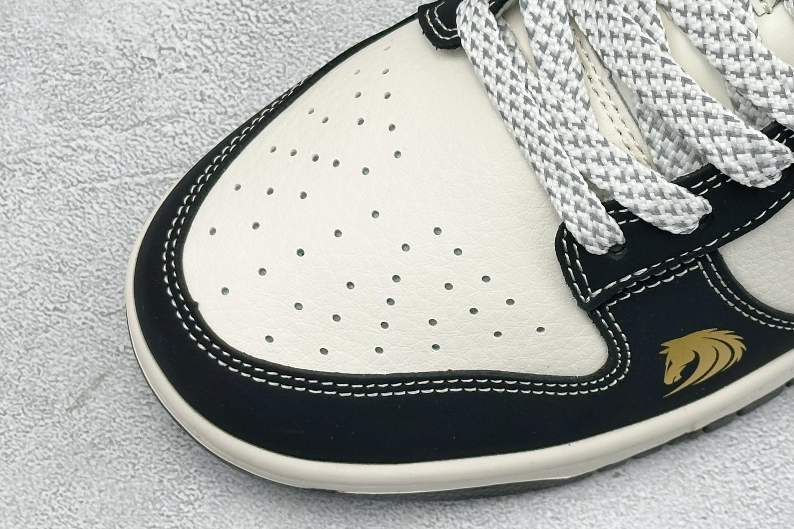 Nike Dunk Low Retro 2026马年限定 周年高端定制 低帮休闲板鞋 CX5050-Y77-Top High Quatity Cheap Sneakers Fashion Clothing Clothes Bags handbags Shoes of all Brand wholesale With The best Quality And Beautiful Price from China Factory Chinese suppliers wholesaler seller Nike Dunk Low Retro 2026马年限定 周年高端定制 低帮休闲板鞋 CX5050-Y77