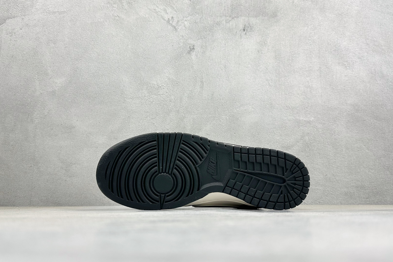 Nike Dunk Low Retro 2026马年限定 周年高端定制 低帮休闲板鞋 CX5050-Y77-Top High Quatity Cheap Sneakers Fashion Clothing Clothes Bags handbags Shoes of all Brand wholesale With The best Quality And Beautiful Price from China Factory Chinese suppliers wholesaler seller Nike Dunk Low Retro 2026马年限定 周年高端定制 低帮休闲板鞋 CX5050-Y77