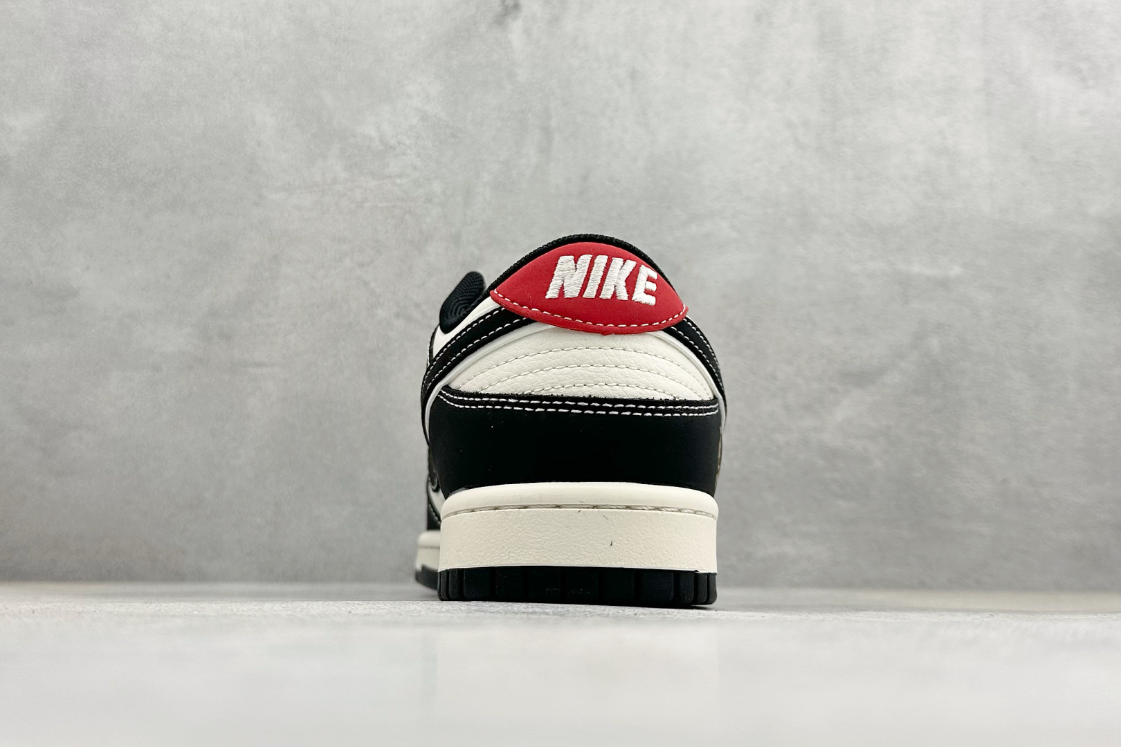Nike Dunk Low Retro 2026马年限定 周年高端定制 低帮休闲板鞋 CX5050-Y77-Top High Quatity Cheap Sneakers Fashion Clothing Clothes Bags handbags Shoes of all Brand wholesale With The best Quality And Beautiful Price from China Factory Chinese suppliers wholesaler seller Nike Dunk Low Retro 2026马年限定 周年高端定制 低帮休闲板鞋 CX5050-Y77