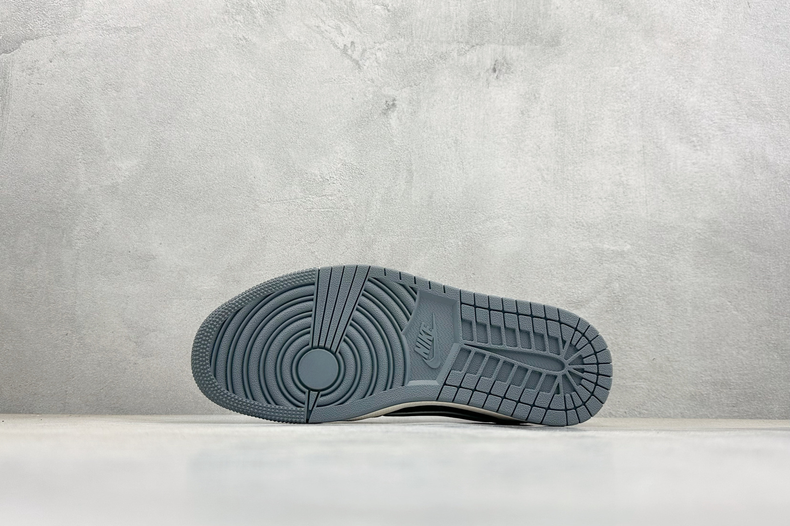 Air Jordan 1 Low AJ1 乔1 2026马年限定 高端定制 低帮倒钩复古篮球鞋 JP2026-158-Top High Quatity Cheap Sneakers Fashion Clothing Clothes Bags handbags Shoes of all Brand wholesale With The best Quality And Beautiful Price from China Factory Chinese suppliers wholesaler seller Air Jordan 1 Low AJ1 乔1 2026马年限定 高端定制 低帮倒钩复古篮球鞋 JP2026-158
