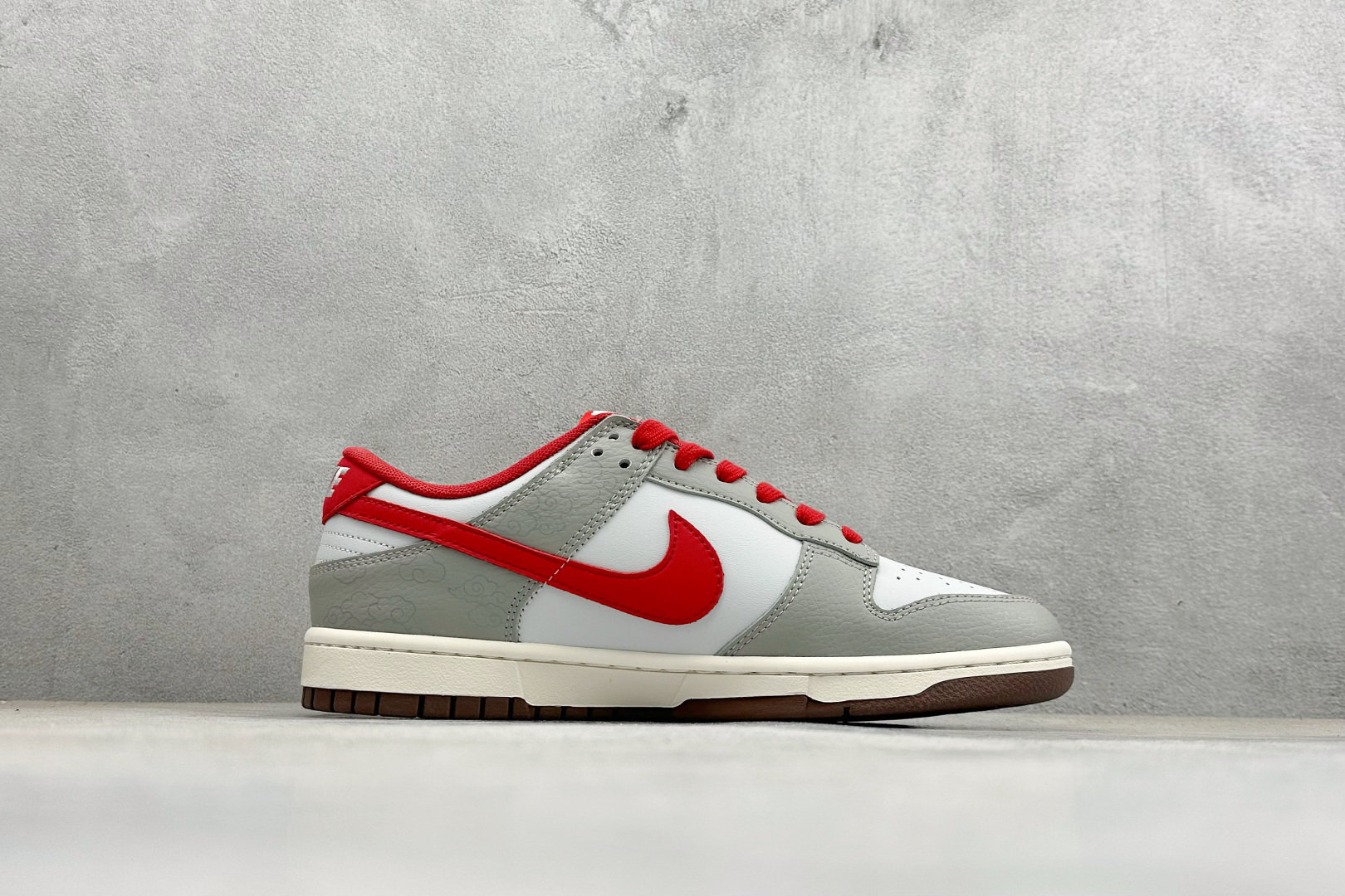 Nike Dunk Low Retro 马年限定 周年高端定制 低帮休闲板鞋 QW5288-109-Top High Quatity Cheap Sneakers Fashion Clothing Clothes Bags handbags Shoes of all Brand wholesale With The best Quality And Beautiful Price from China Factory Chinese suppliers wholesaler seller Nike Dunk Low Retro 马年限定 周年高端定制 低帮休闲板鞋 QW5288-109
