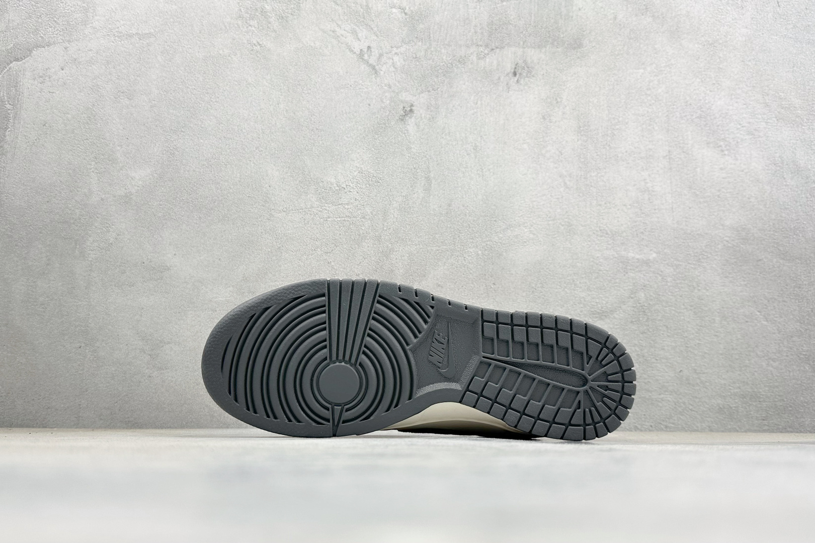 270 Nike Dunk Low Retro 马年限定 周年高端定制 低帮休闲板鞋 HG0026-015-Chinese UA Cheap High Quatity Brand Clothes Bags handbags Sneakers wholesale wholesaler seller from China Factory suppliers Fashion Clothing Shoes best Quality Beautiful Price 270 Nike Dunk Low Retro 马年限定 周年高端定制 低帮休闲板鞋 HG0026-015