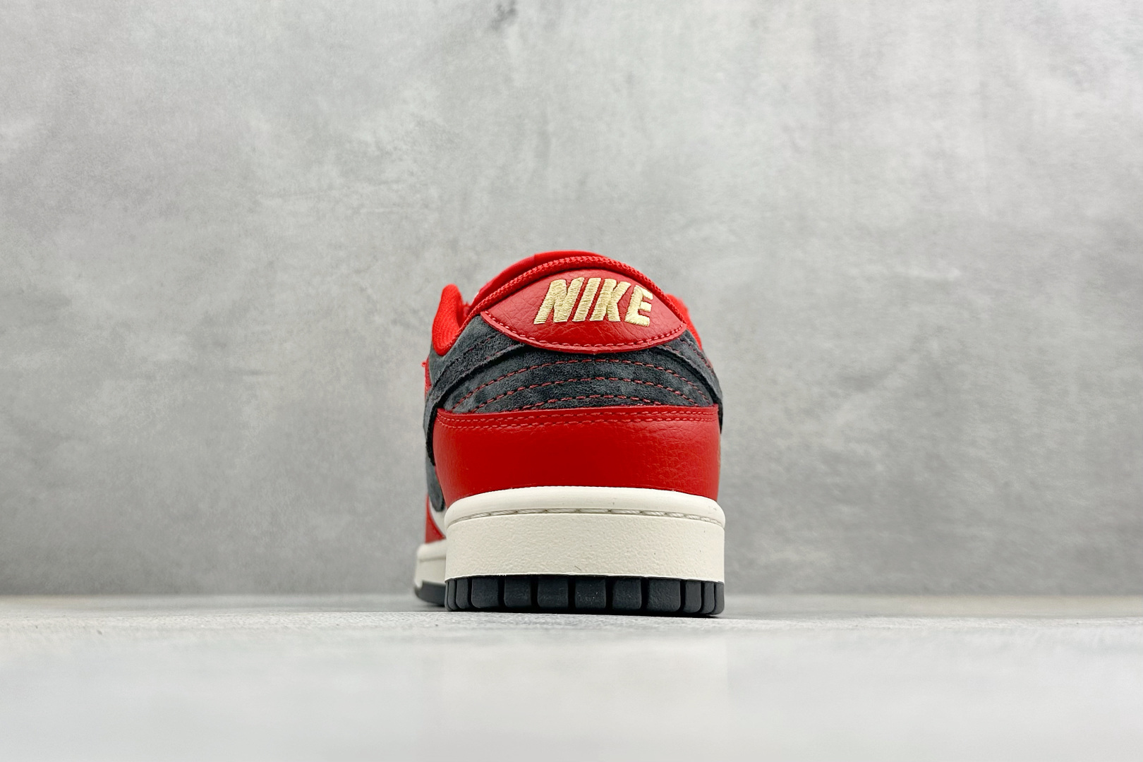 270 Nike Dunk Low Retro 马年限定 周年高端定制 低帮休闲板鞋 HG0026-015-Chinese UA Cheap High Quatity Brand Clothes Bags handbags Sneakers wholesale wholesaler seller from China Factory suppliers Fashion Clothing Shoes best Quality Beautiful Price 270 Nike Dunk Low Retro 马年限定 周年高端定制 低帮休闲板鞋 HG0026-015
