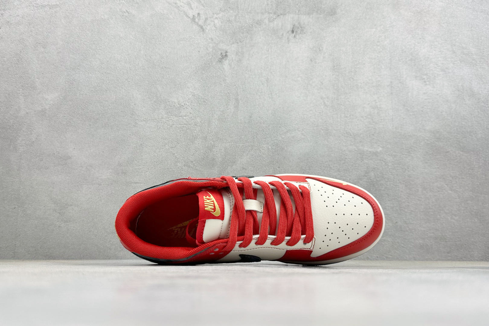 270 Nike Dunk Low Retro 马年限定 周年高端定制 低帮休闲板鞋 HG0026-015-Chinese UA Cheap High Quatity Brand Clothes Bags handbags Sneakers wholesale wholesaler seller from China Factory suppliers Fashion Clothing Shoes best Quality Beautiful Price 270 Nike Dunk Low Retro 马年限定 周年高端定制 低帮休闲板鞋 HG0026-015